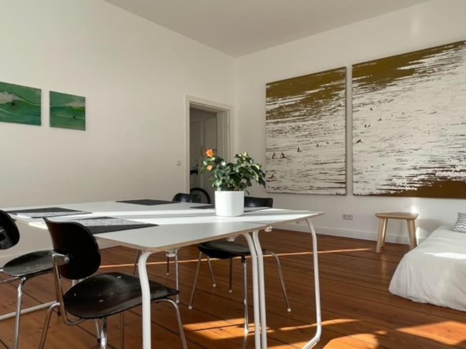 Wunderschöne, großzügige Altbauwohnung in Mitte