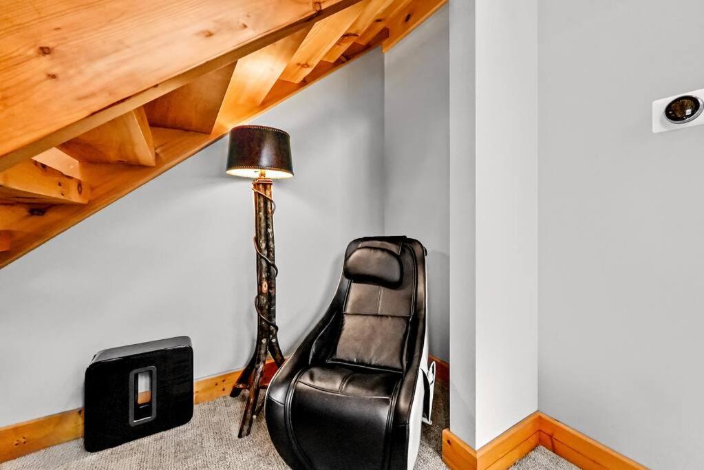 Thompsonville Lodge 3 bedroom - Hot tub - Sauna - 24hr Crystal Shuttle view 3