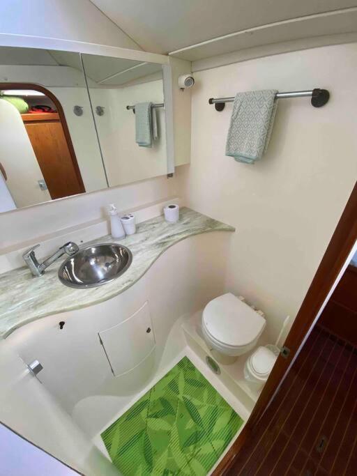 Flying Ginny Lagoon 55 Catamaran All-Inclusive Charter view 3