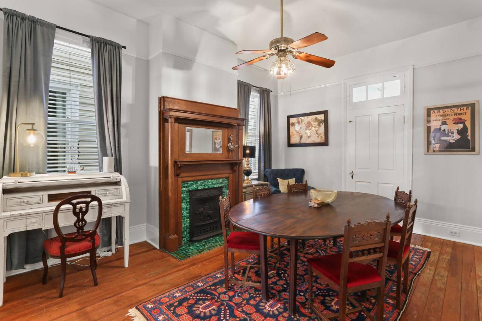 Uptown Charm Outdoor space and EZ Street Car access