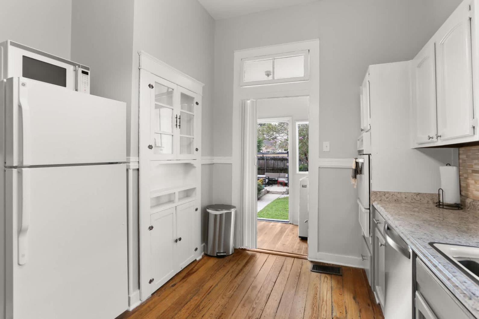 Uptown Charm Outdoor space and EZ Street Car access