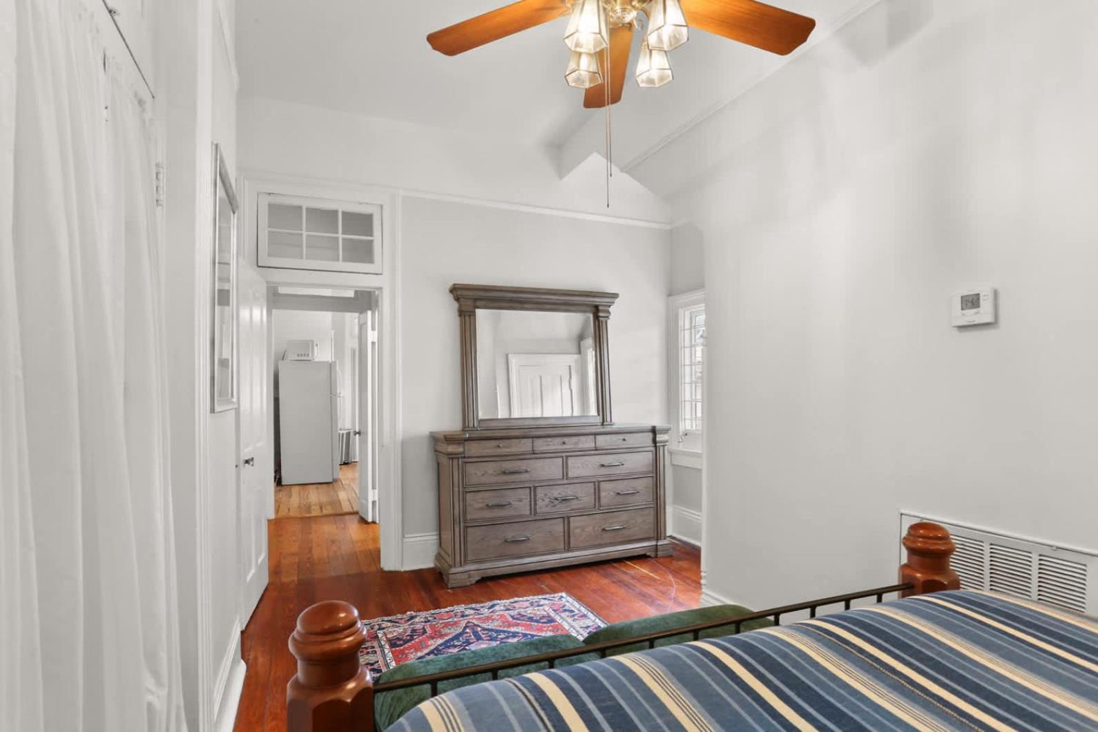 Uptown Charm Outdoor space and EZ Street Car access