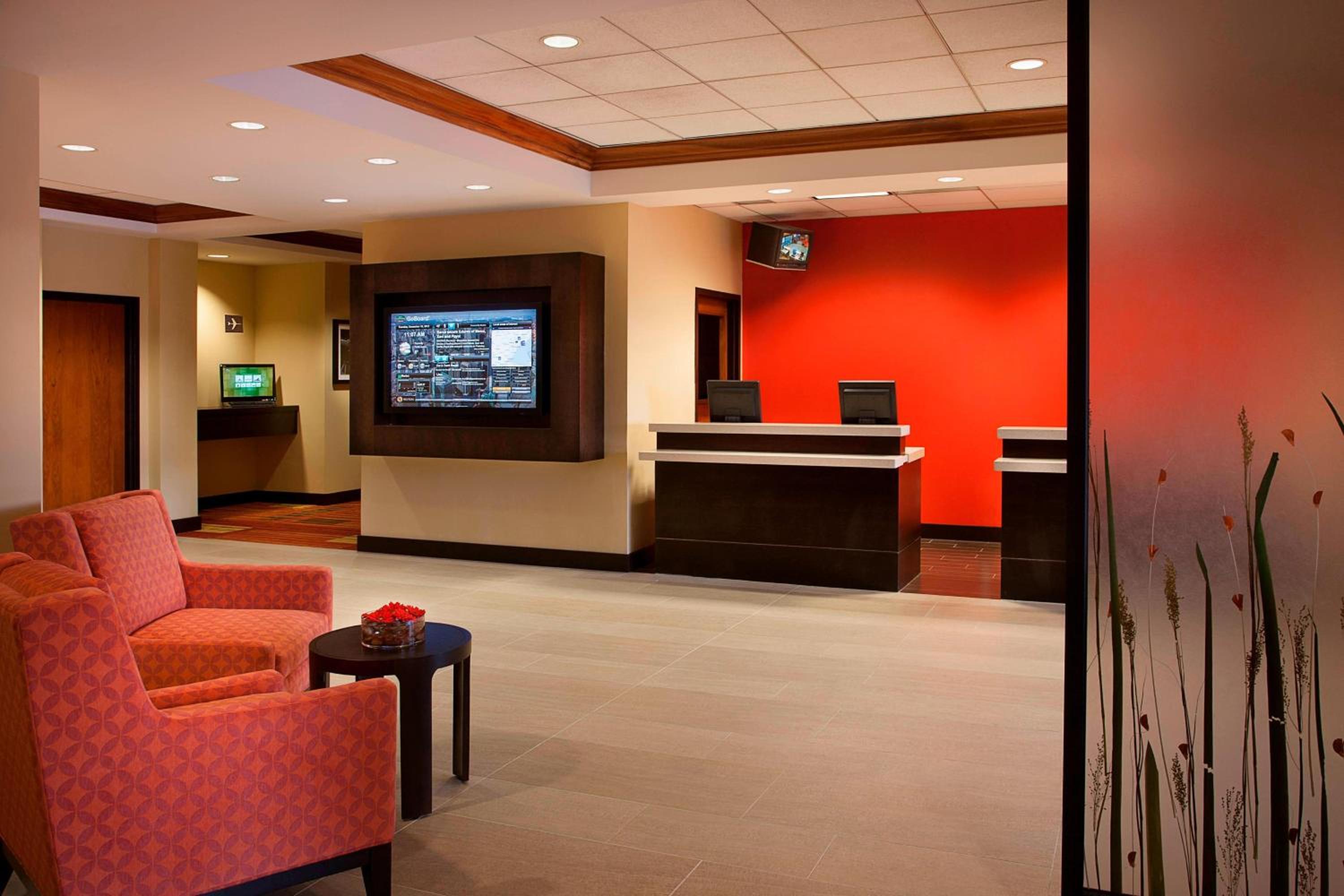 Courtyard by Marriott Toronto Airport-2