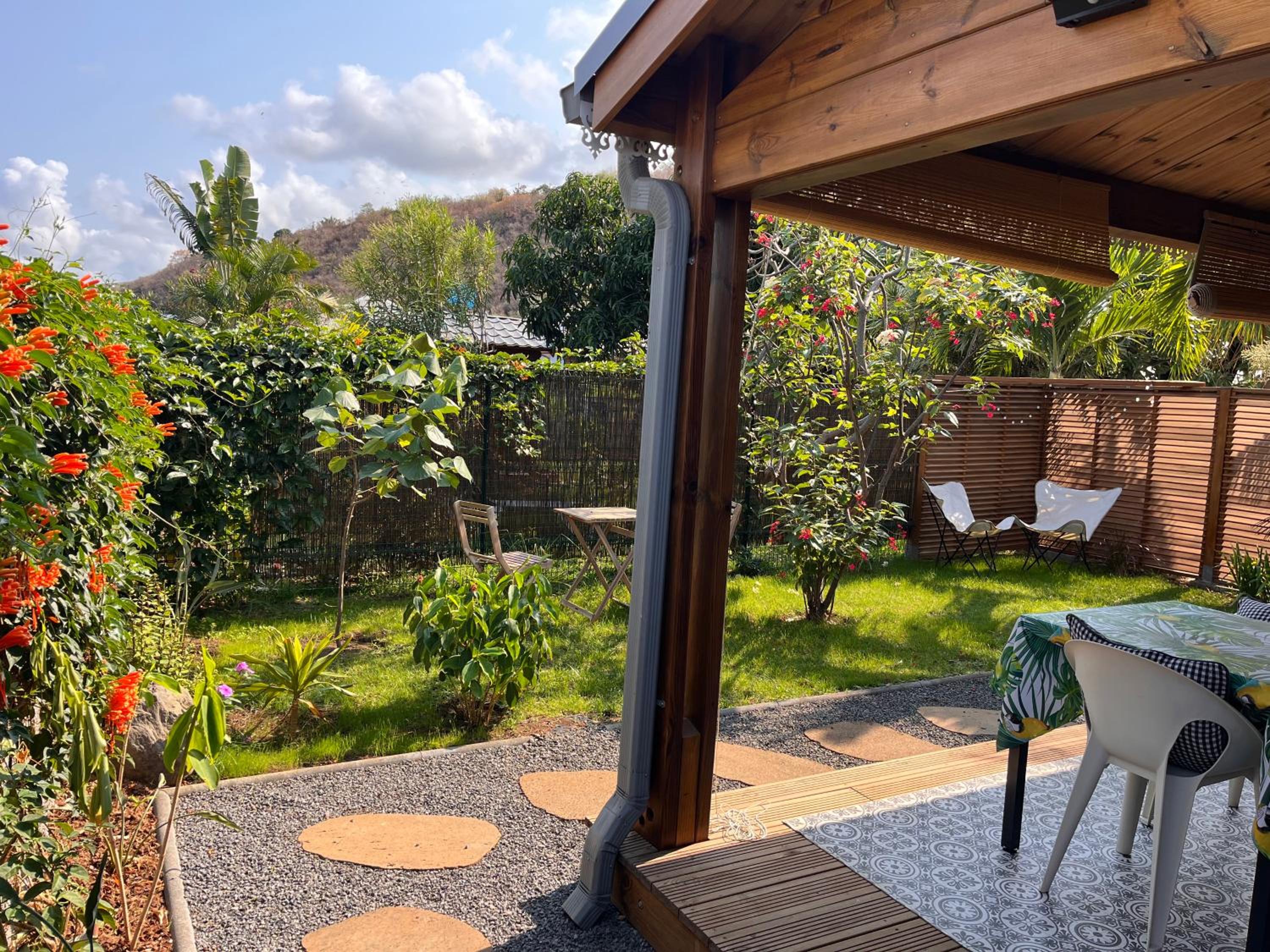 bungalow leu gadiamb