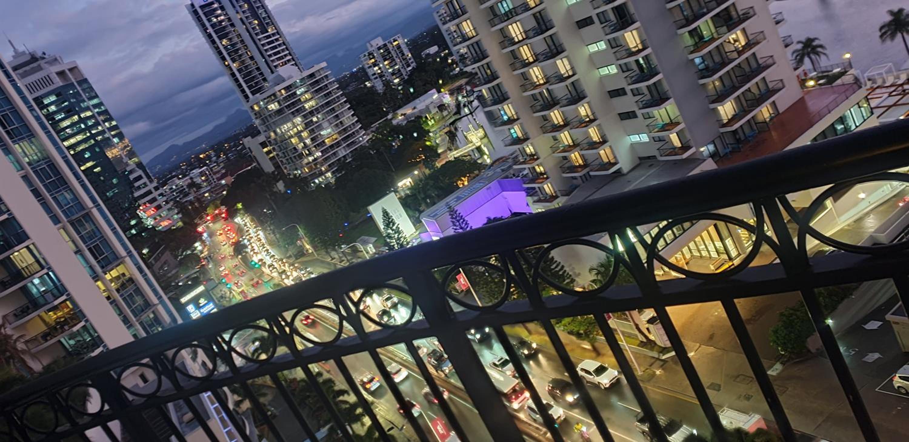 Bellagio@Chevron, Luxe, 2 Bedroom Apartment in the Heart of Surfers Paradise!