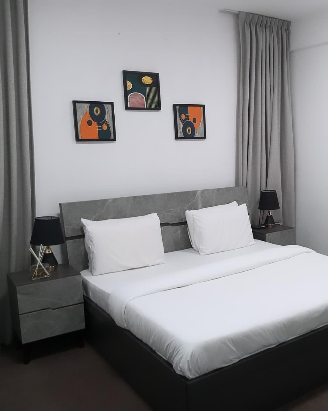 Enzo Apartments, Suites & Pods