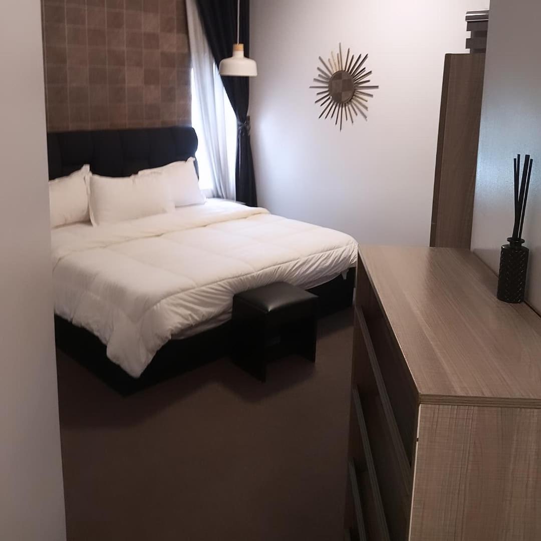 Enzo Apartments, Suites & Pods