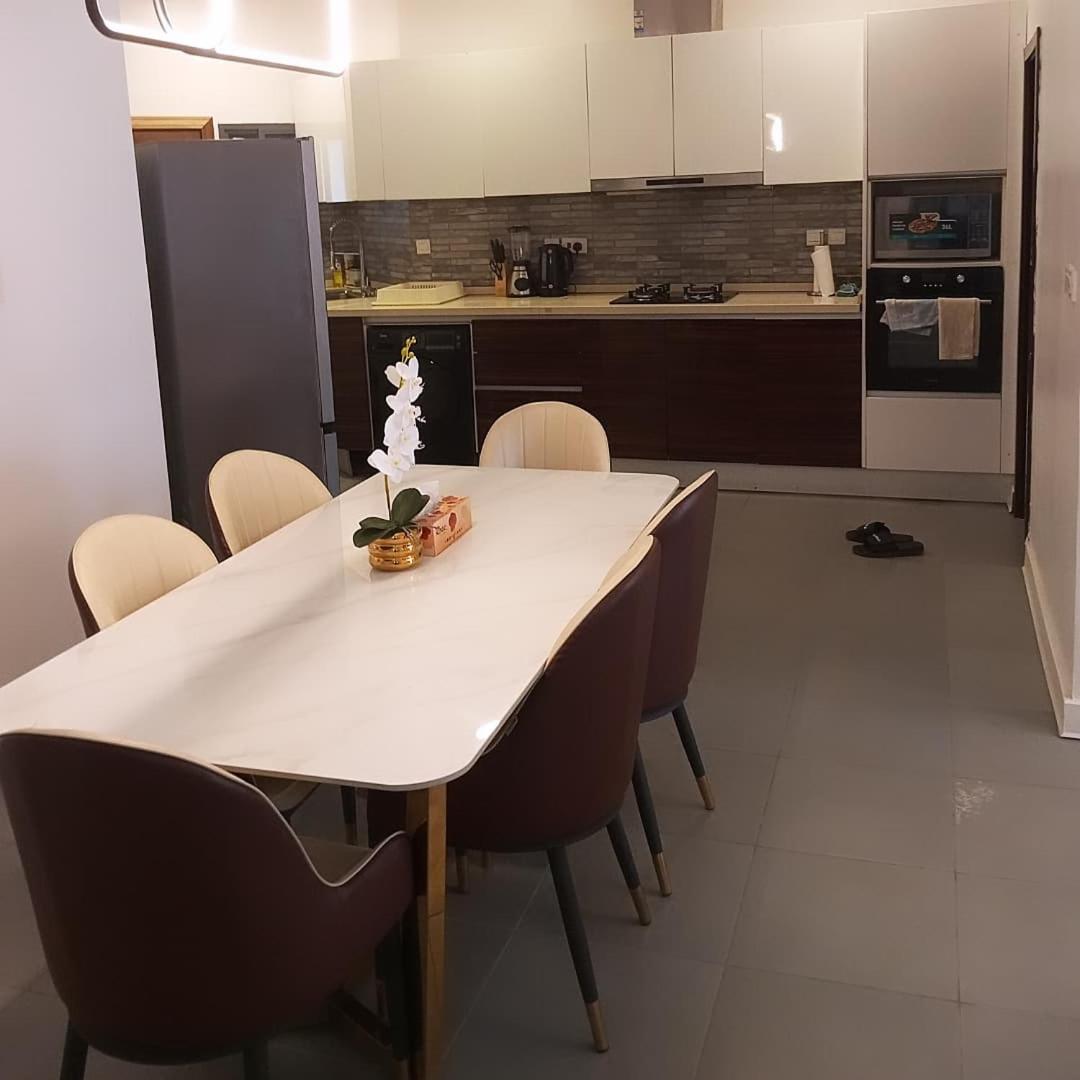 Enzo Apartments, Suites & Pods