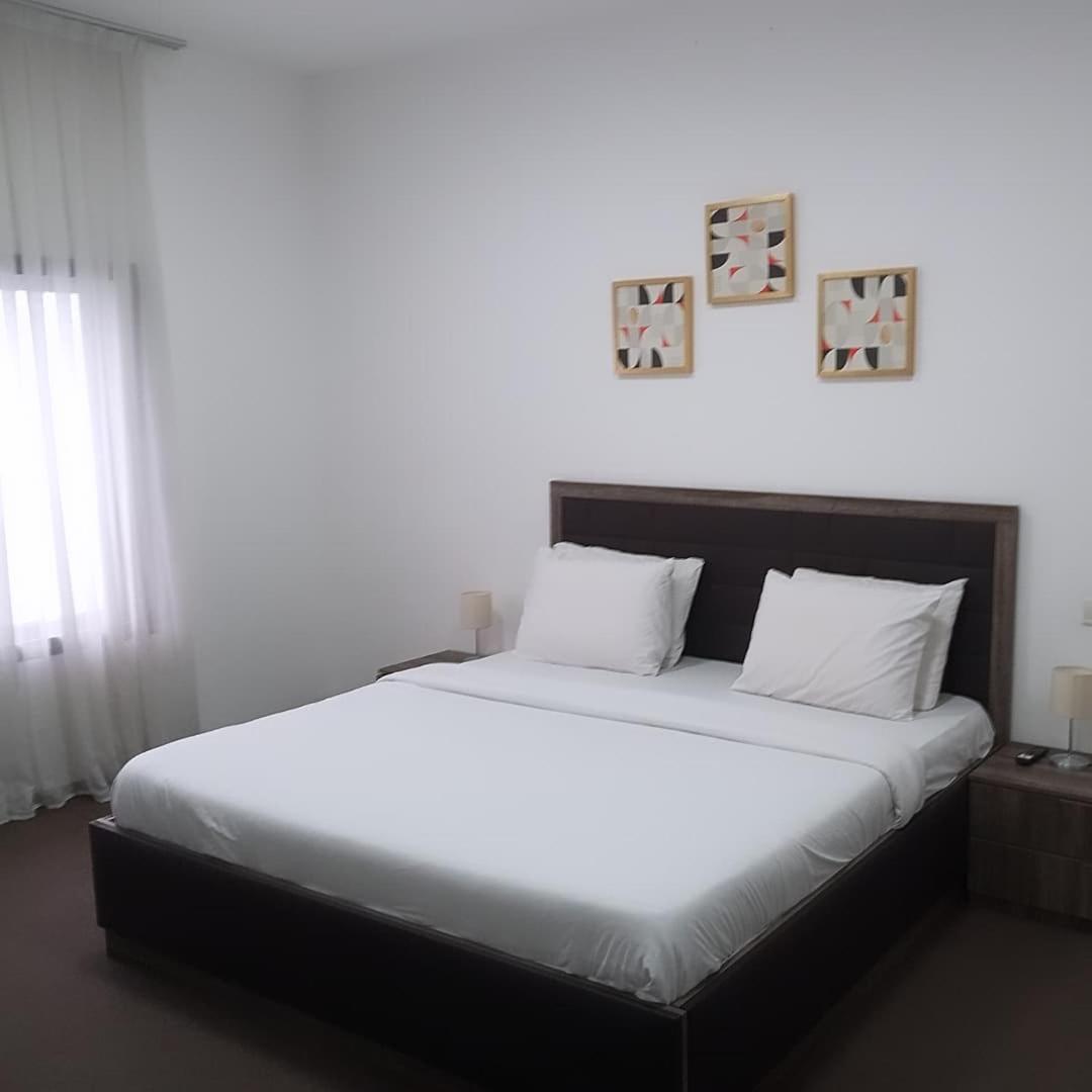 Enzo Apartments, Suites & Pods