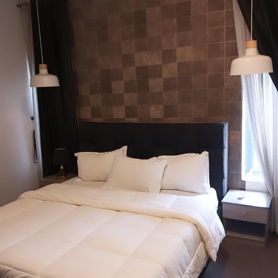 Enzo Apartments, Suites & Pods