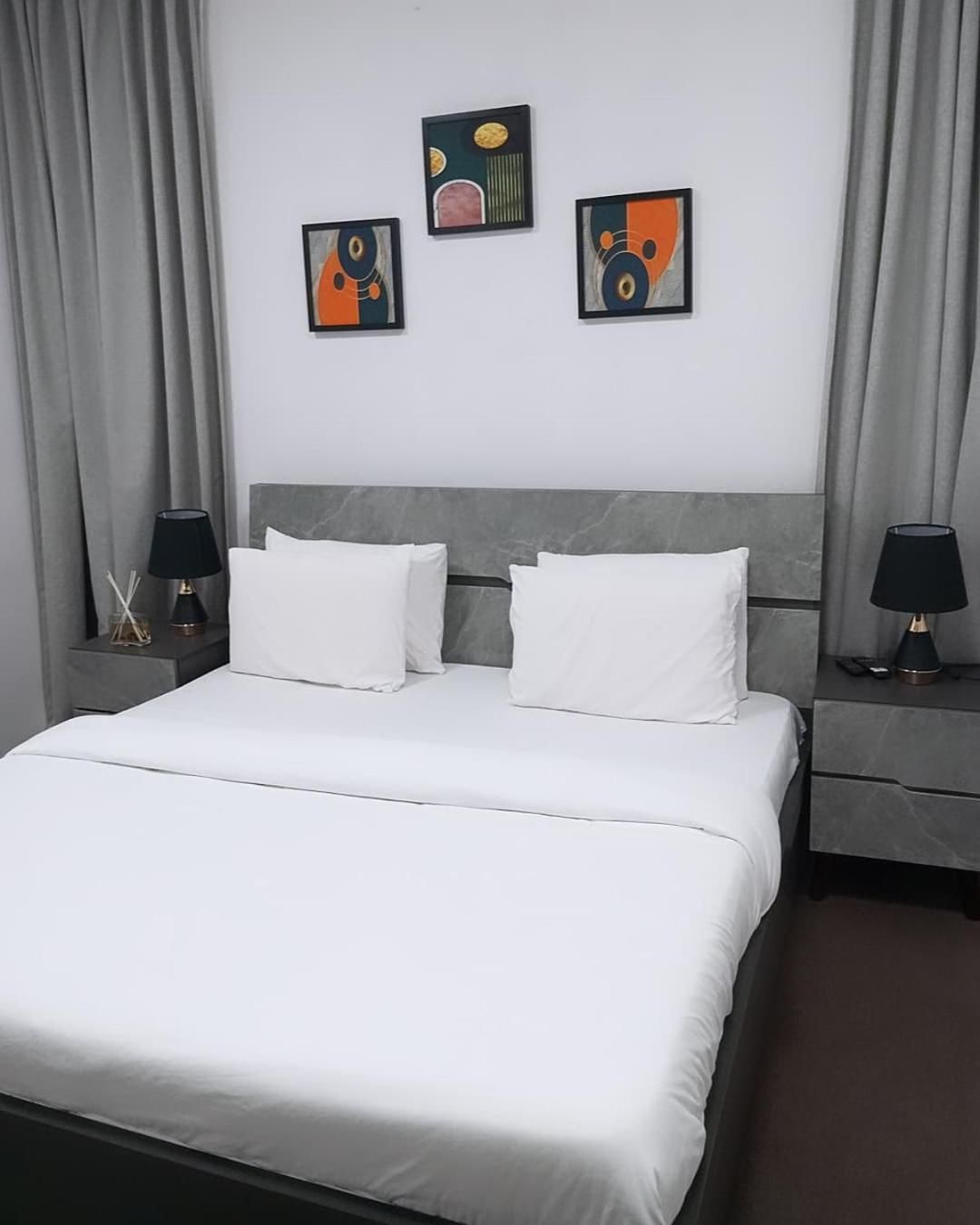 Enzo Apartments, Suites & Pods