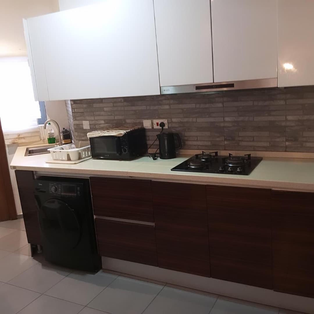 Enzo Apartments, Suites & Pods