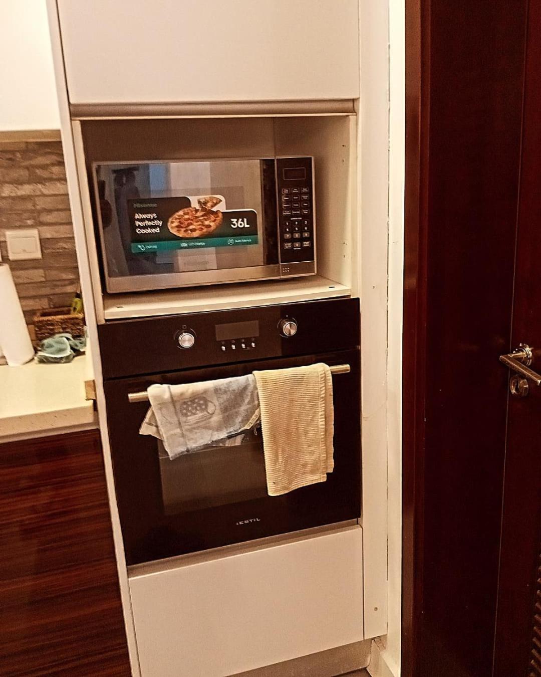 Enzo Apartments, Suites & Pods