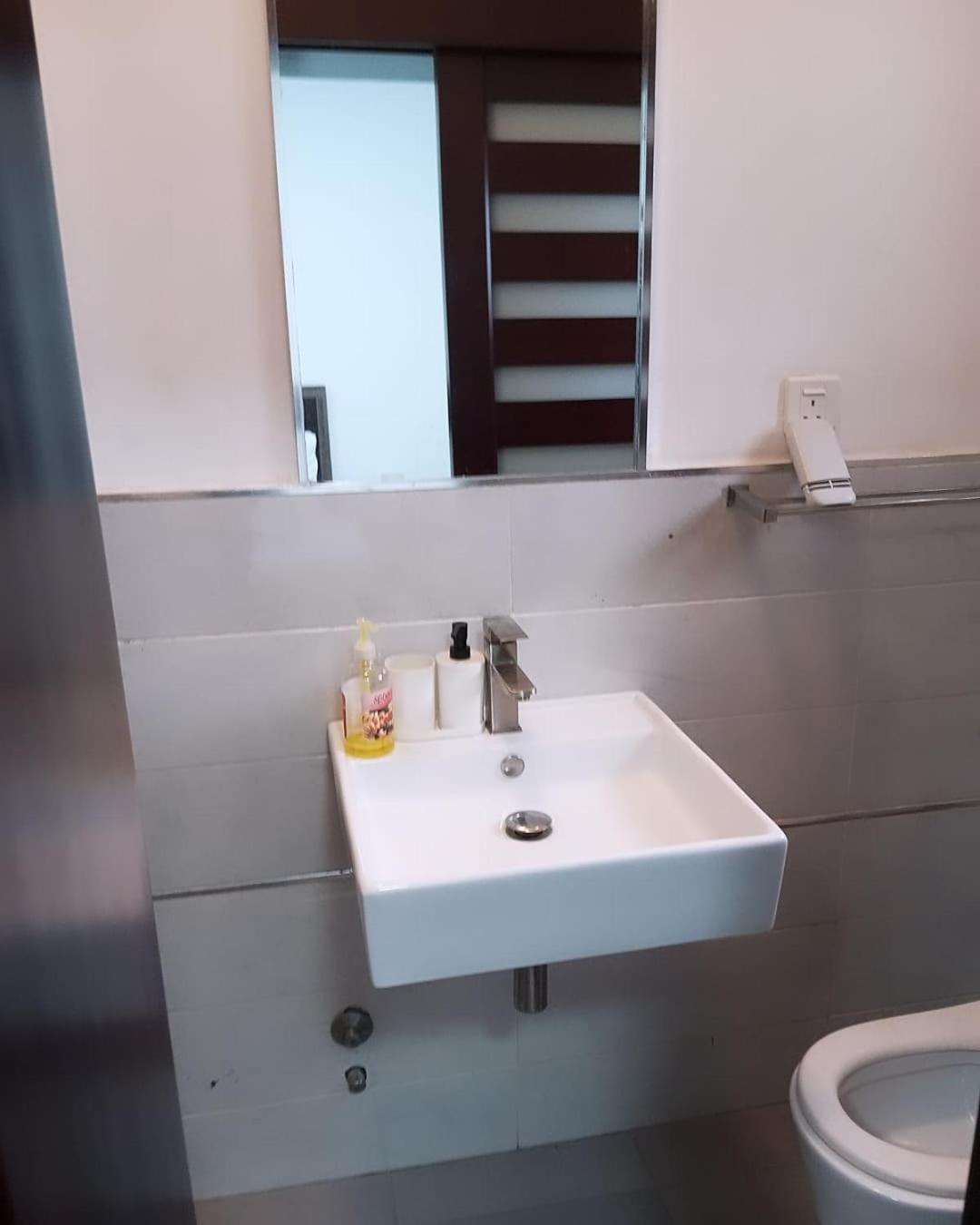 Enzo Apartments, Suites & Pods
