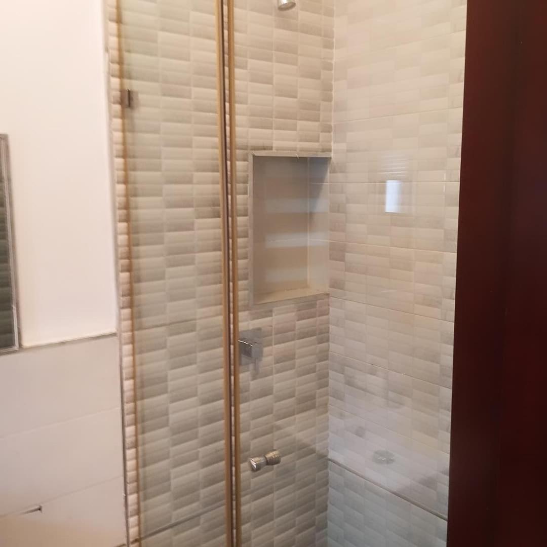 Enzo Apartments, Suites & Pods