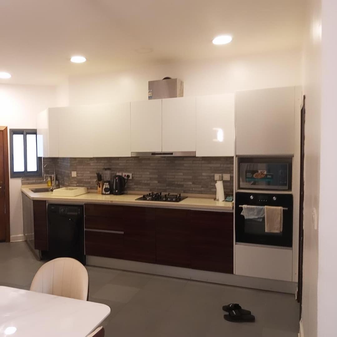 Enzo Apartments, Suites & Pods