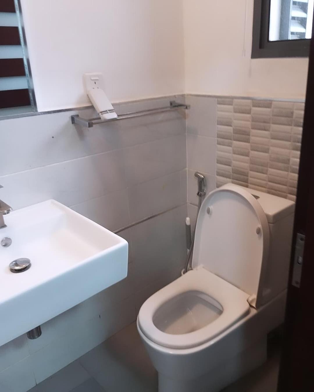 Enzo Apartments, Suites & Pods