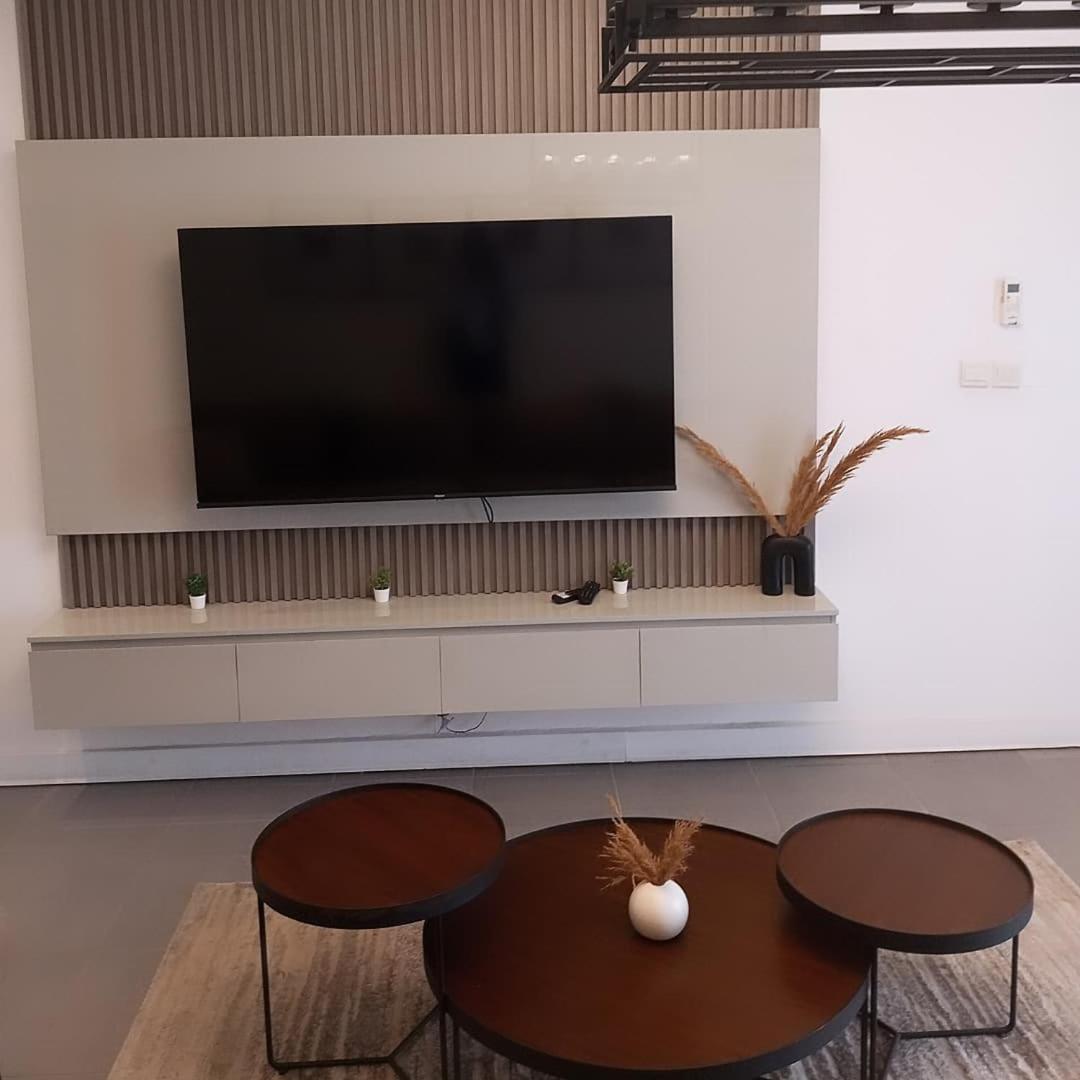 Enzo Apartments, Suites & Pods