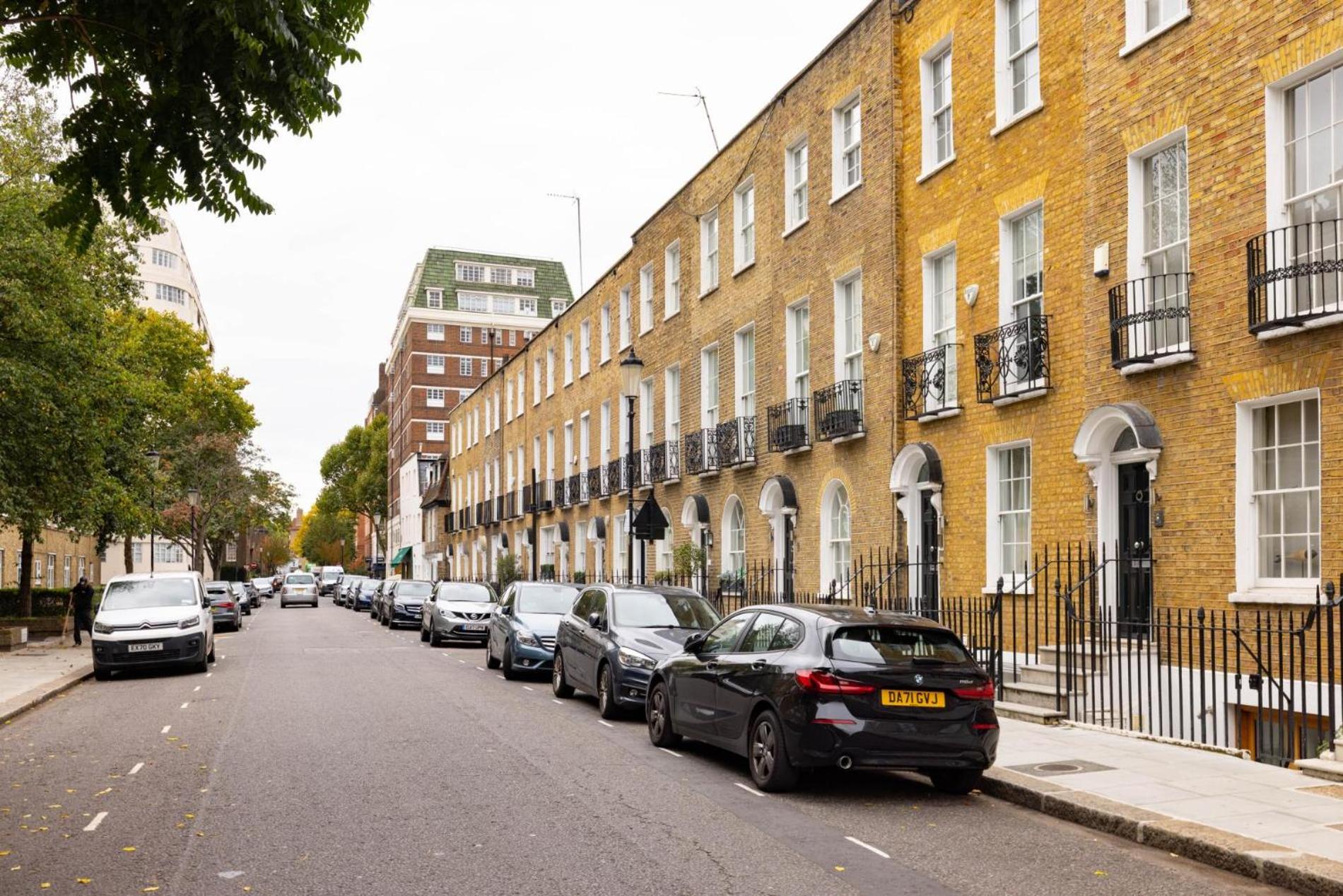 The Impressionists Fireplace – 3 Bedroom Home in Chelsea