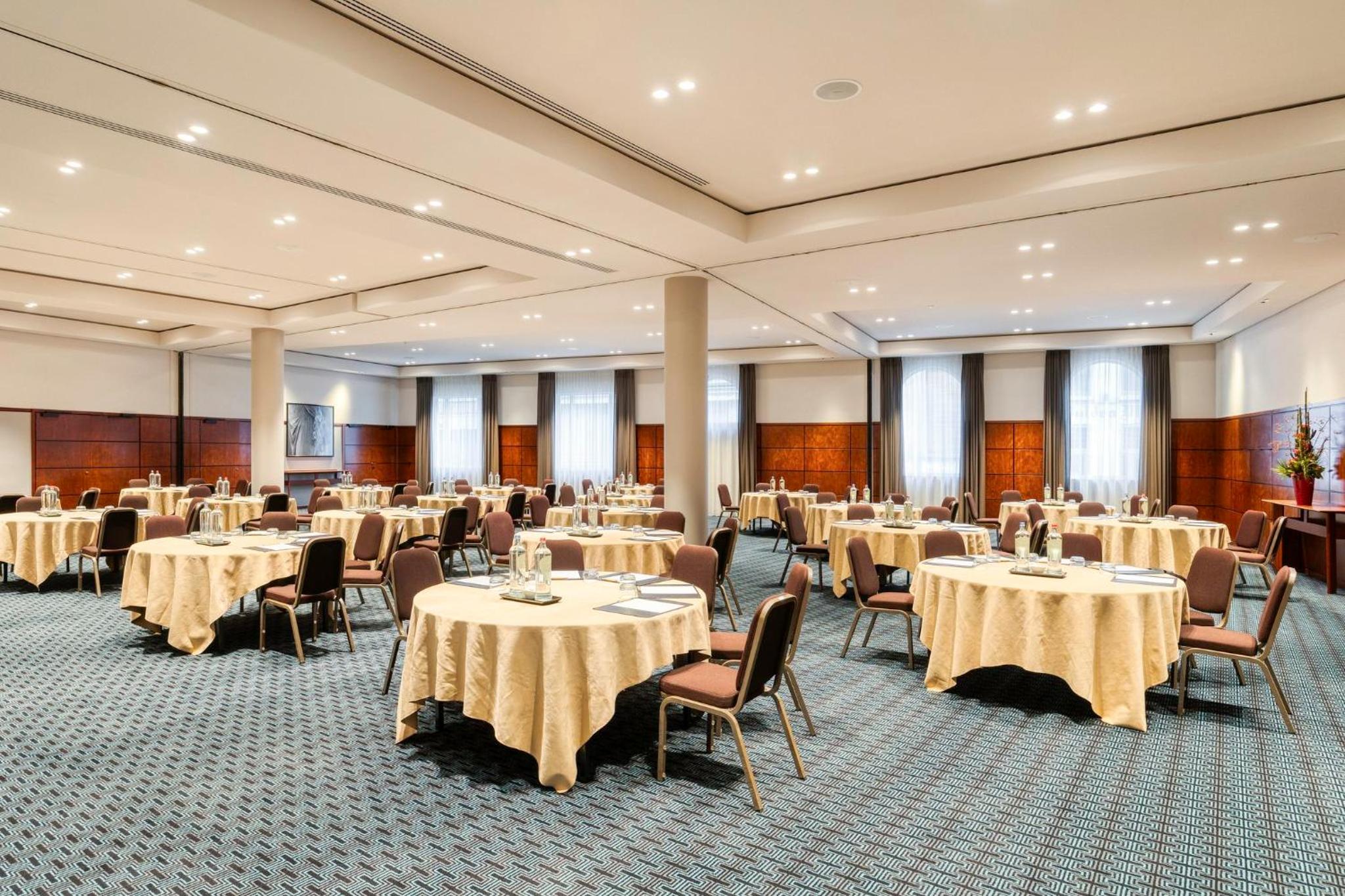 Bruges Vacations - Crowne Plaza Hotel Brugge, an IHG Hotel - Property Image 22
