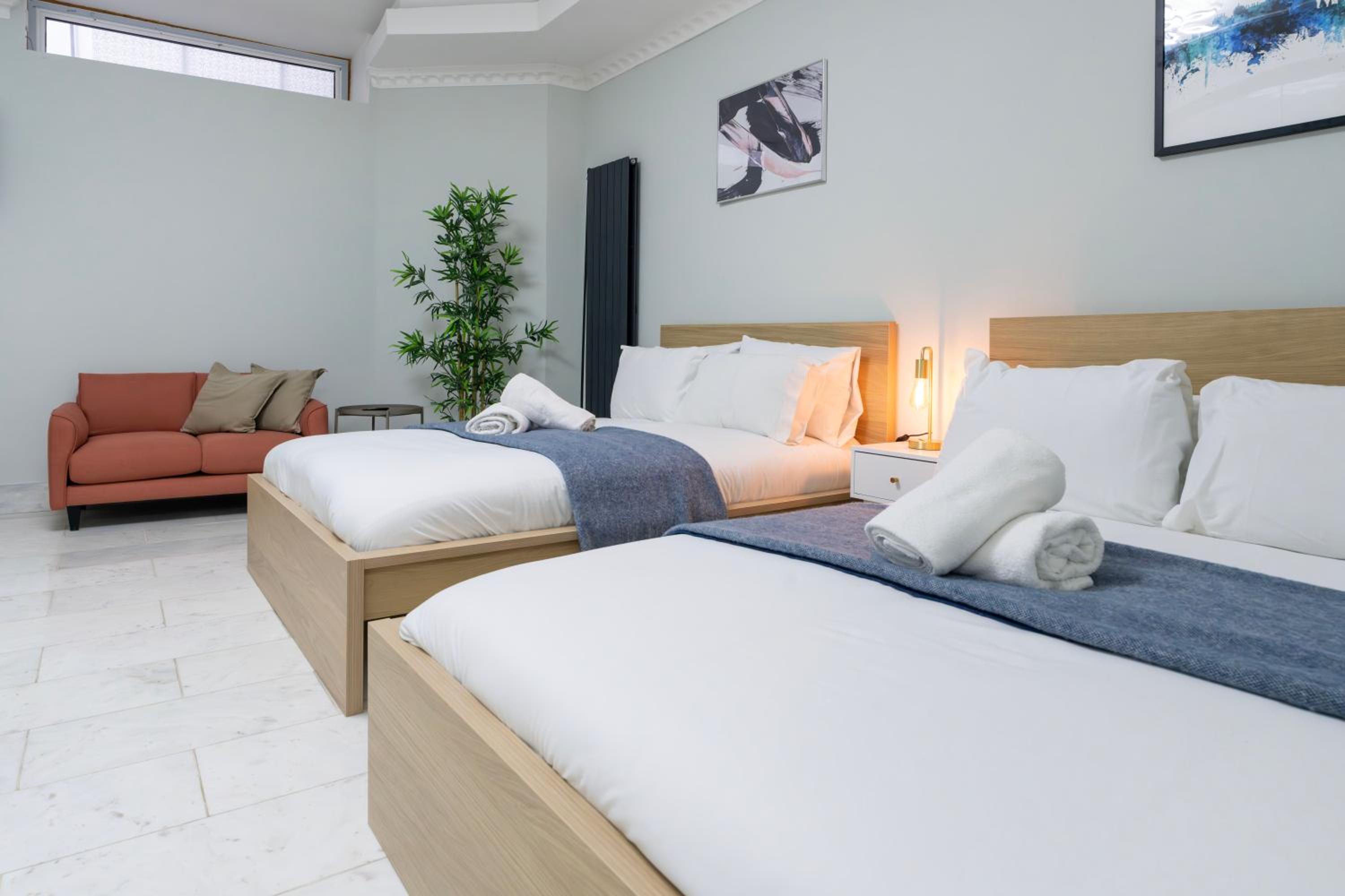 Finchley Road Studios & Apartments by PrimeCityHosts