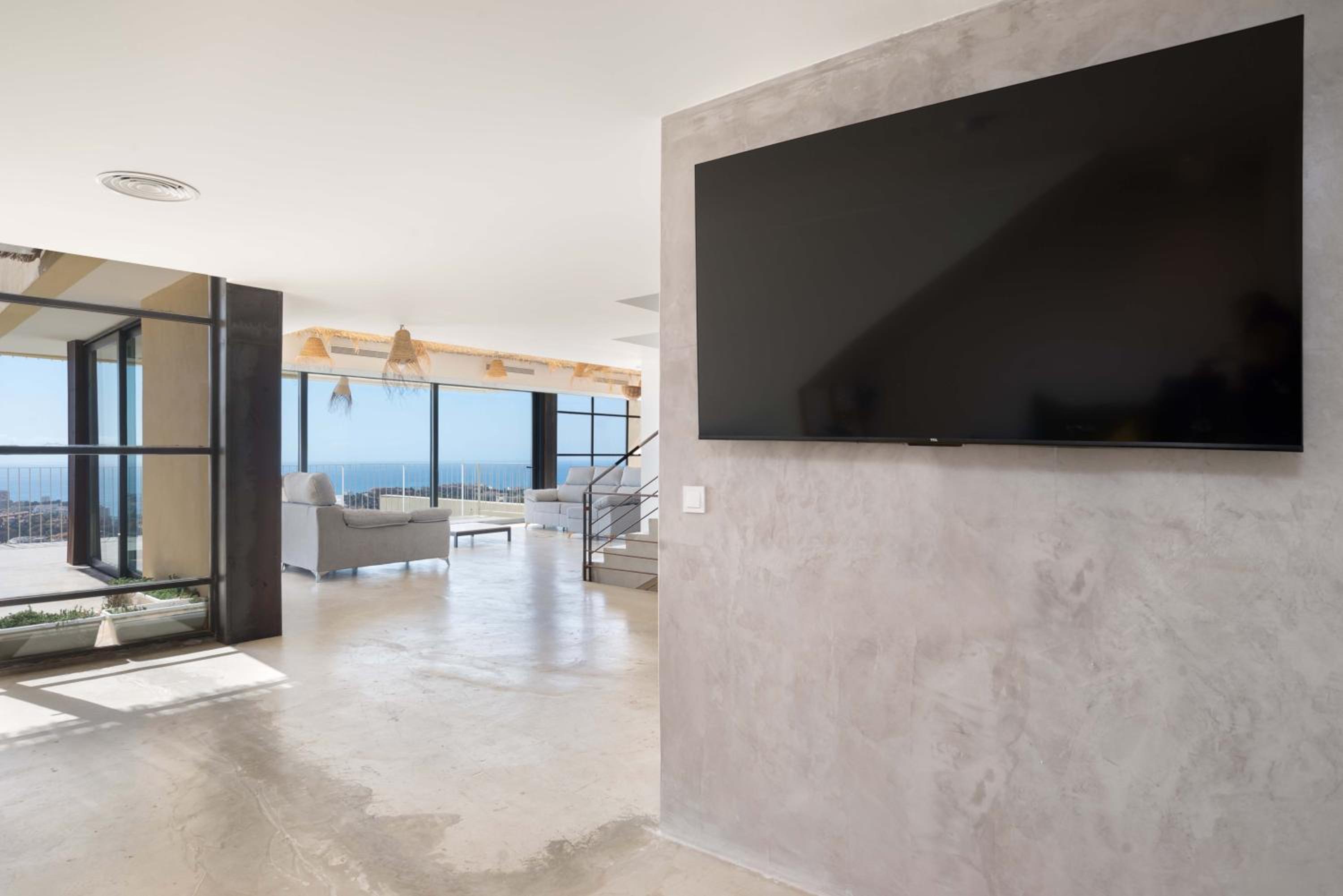 Spacious villa with great views!
