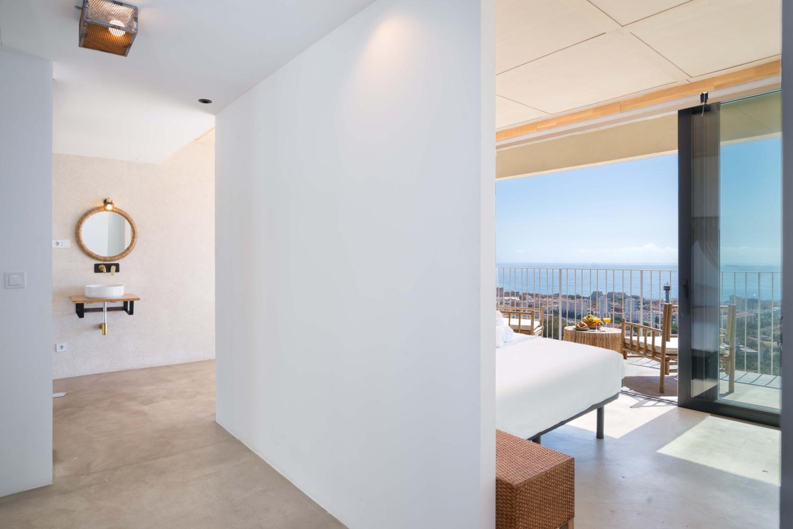 Spacious villa with great views!