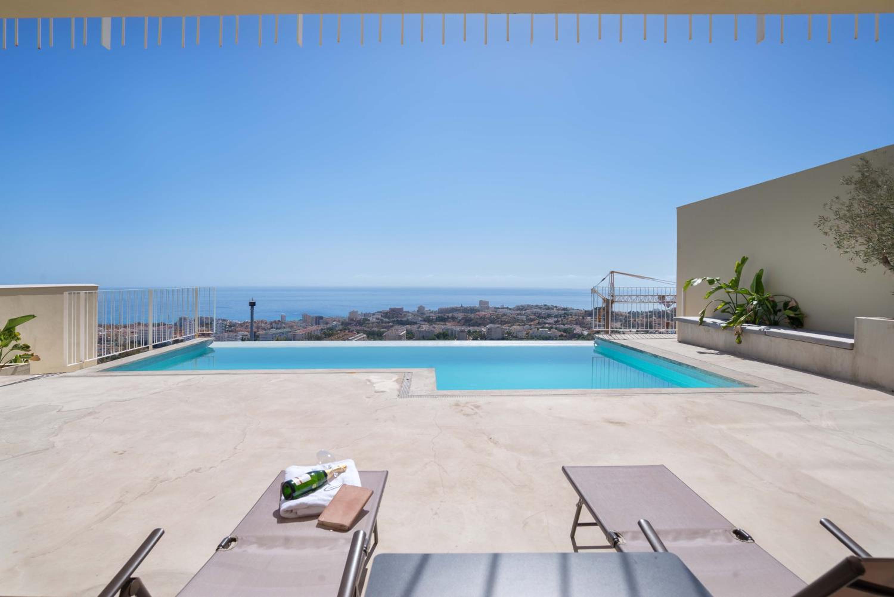 Spacious villa with great views!