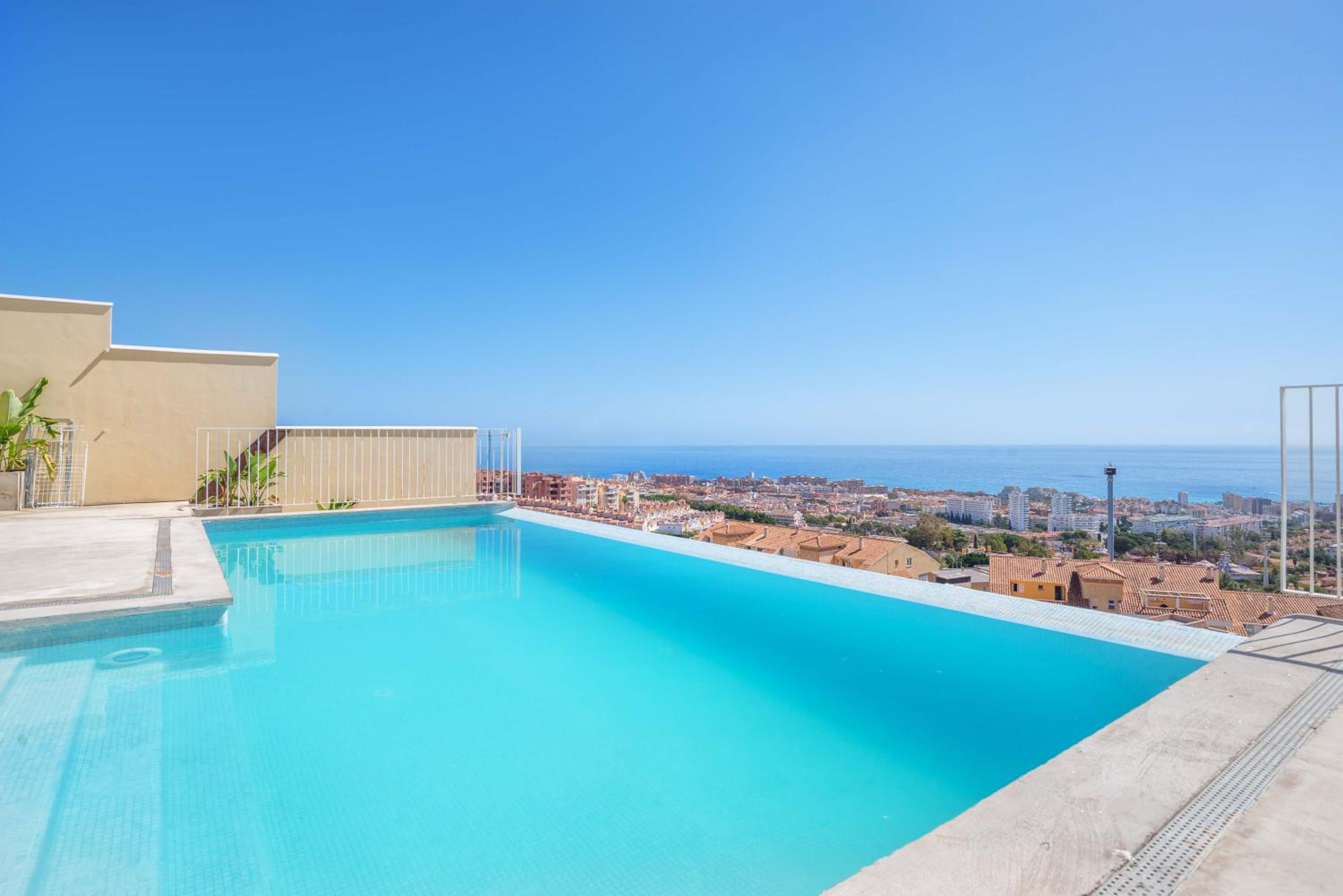 Spacious villa with great views!