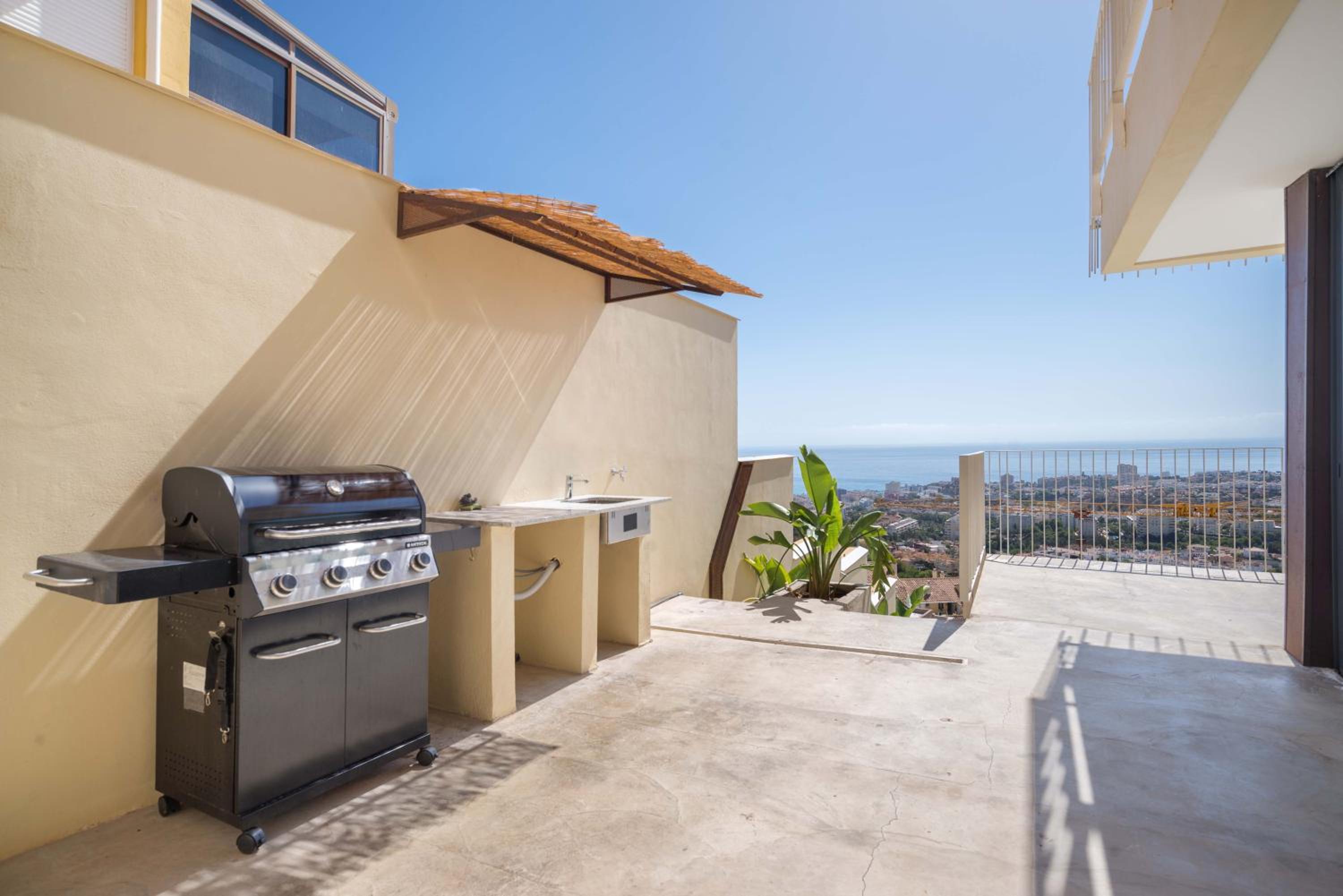 Spacious villa with great views!