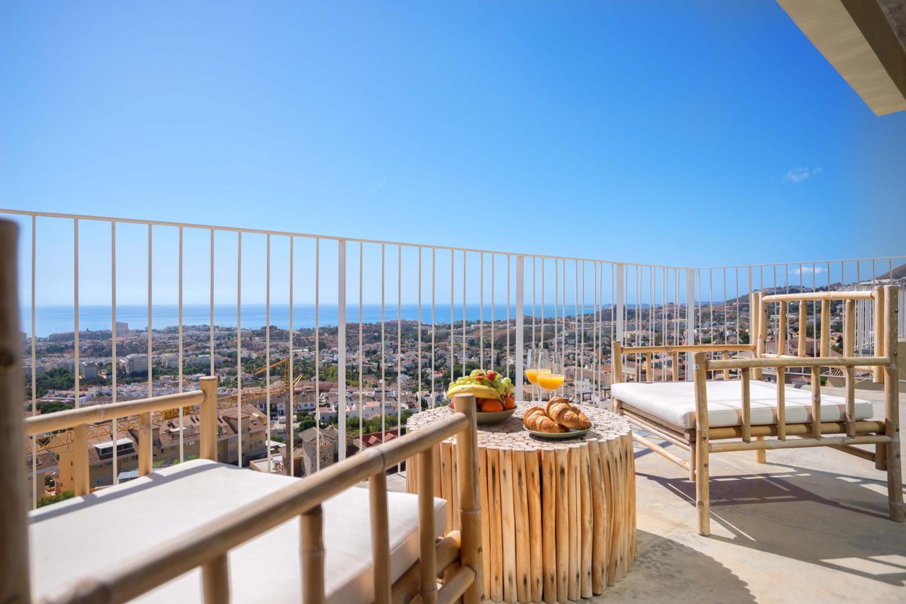 Spacious villa with great views!