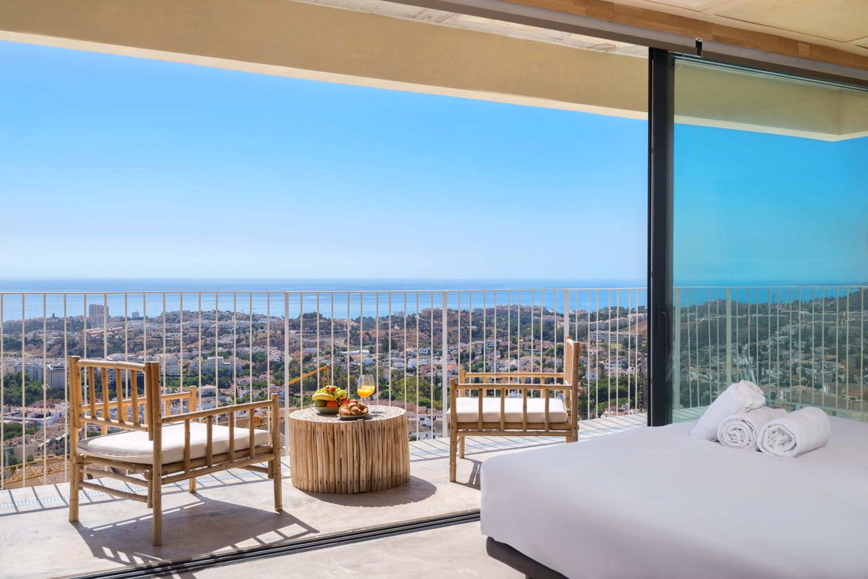 Spacious villa with great views!