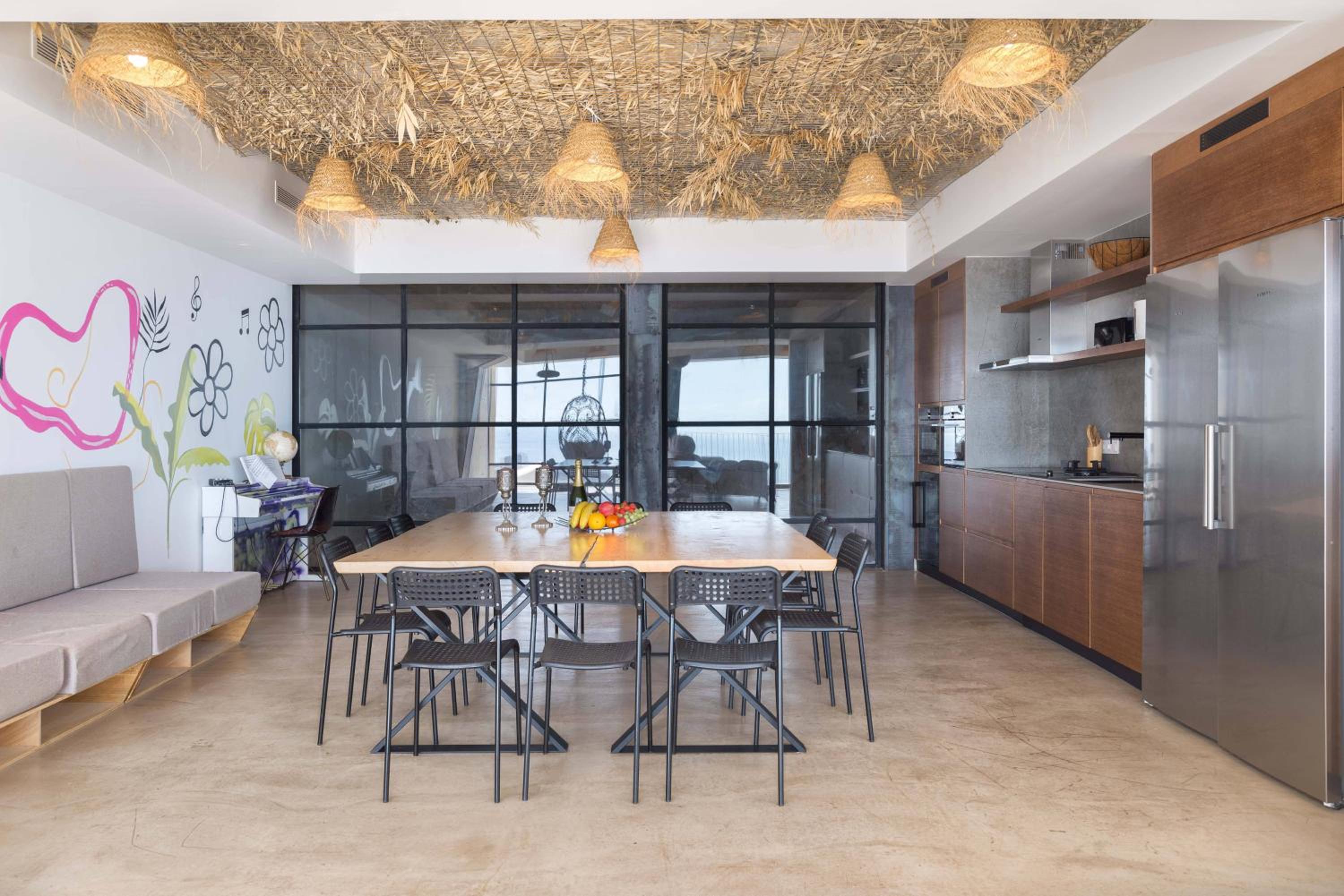 Spacious villa with great views!