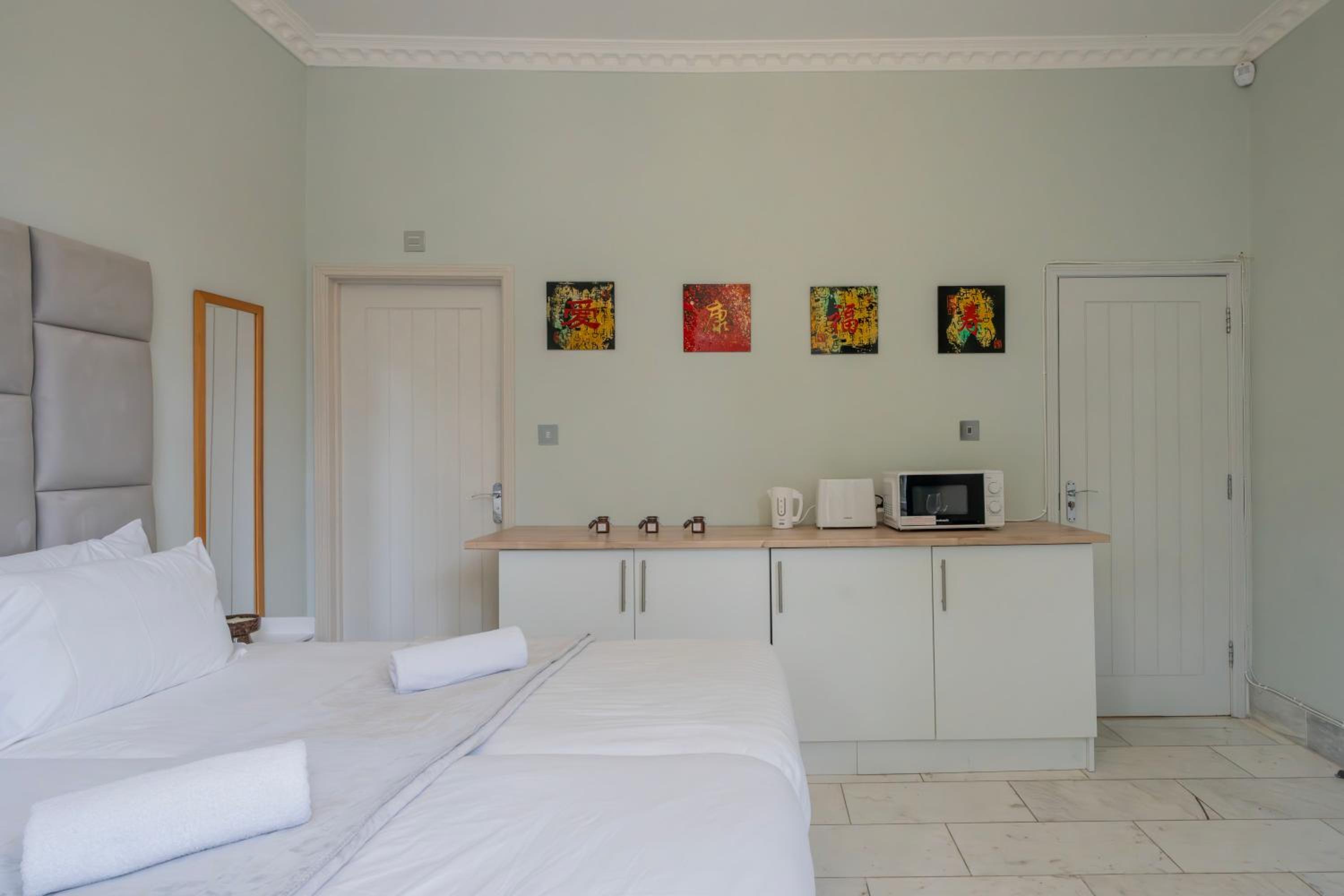 Finchley Road Studios & Apartments by PrimeCityHosts