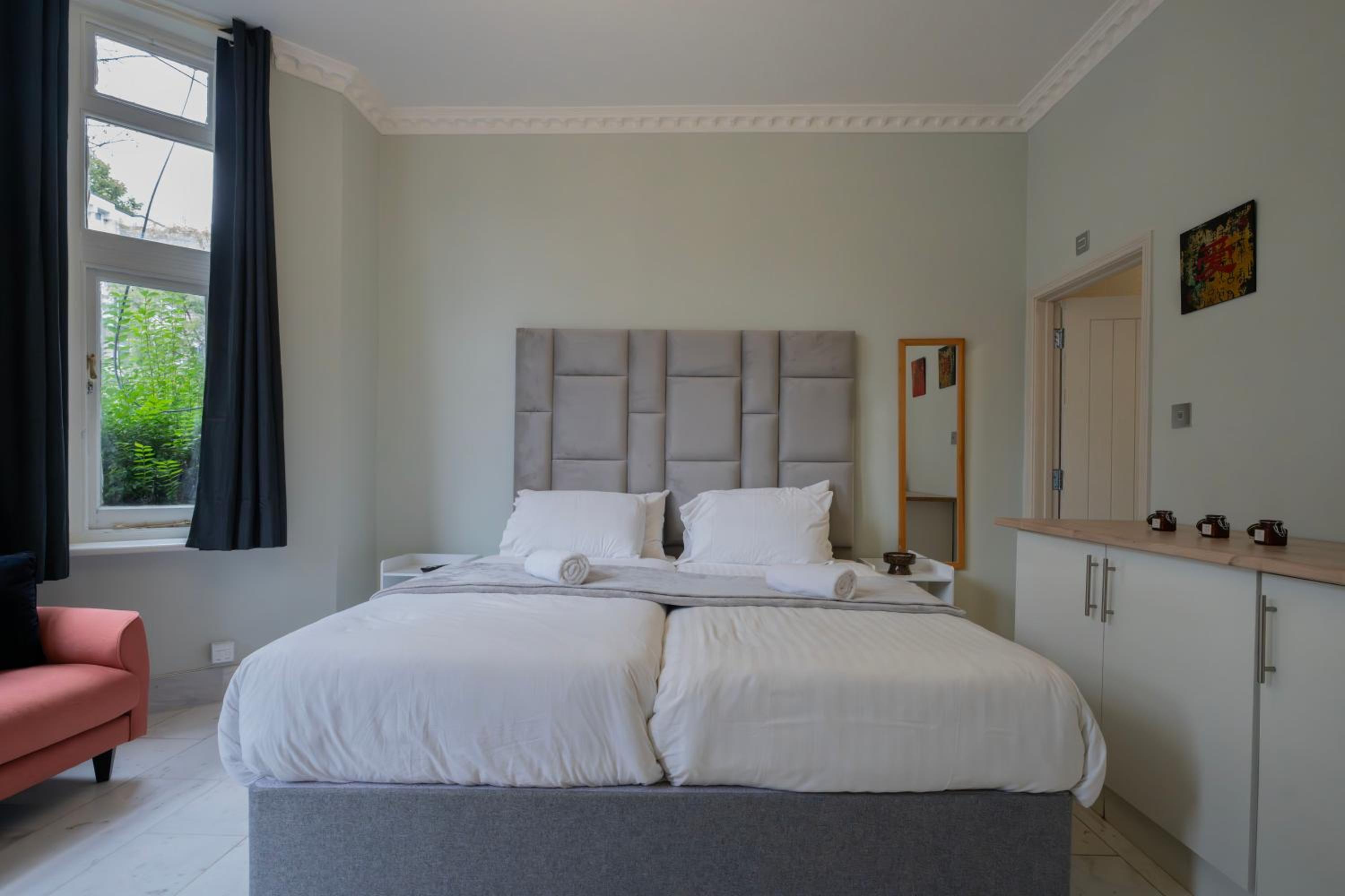 Finchley Road Studios & Apartments by PrimeCityHosts