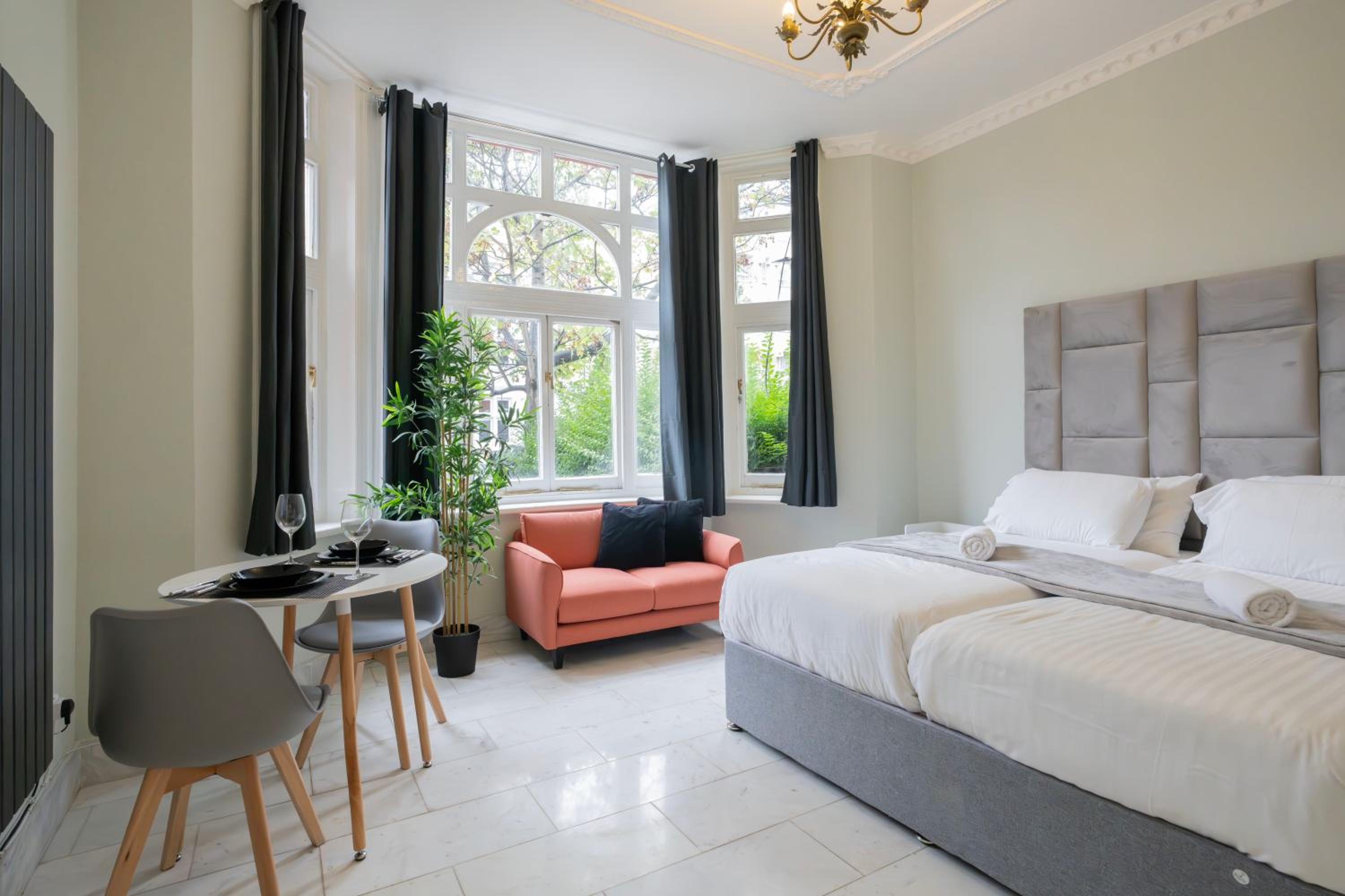 Finchley Road Studios & Apartments by PrimeCityHosts