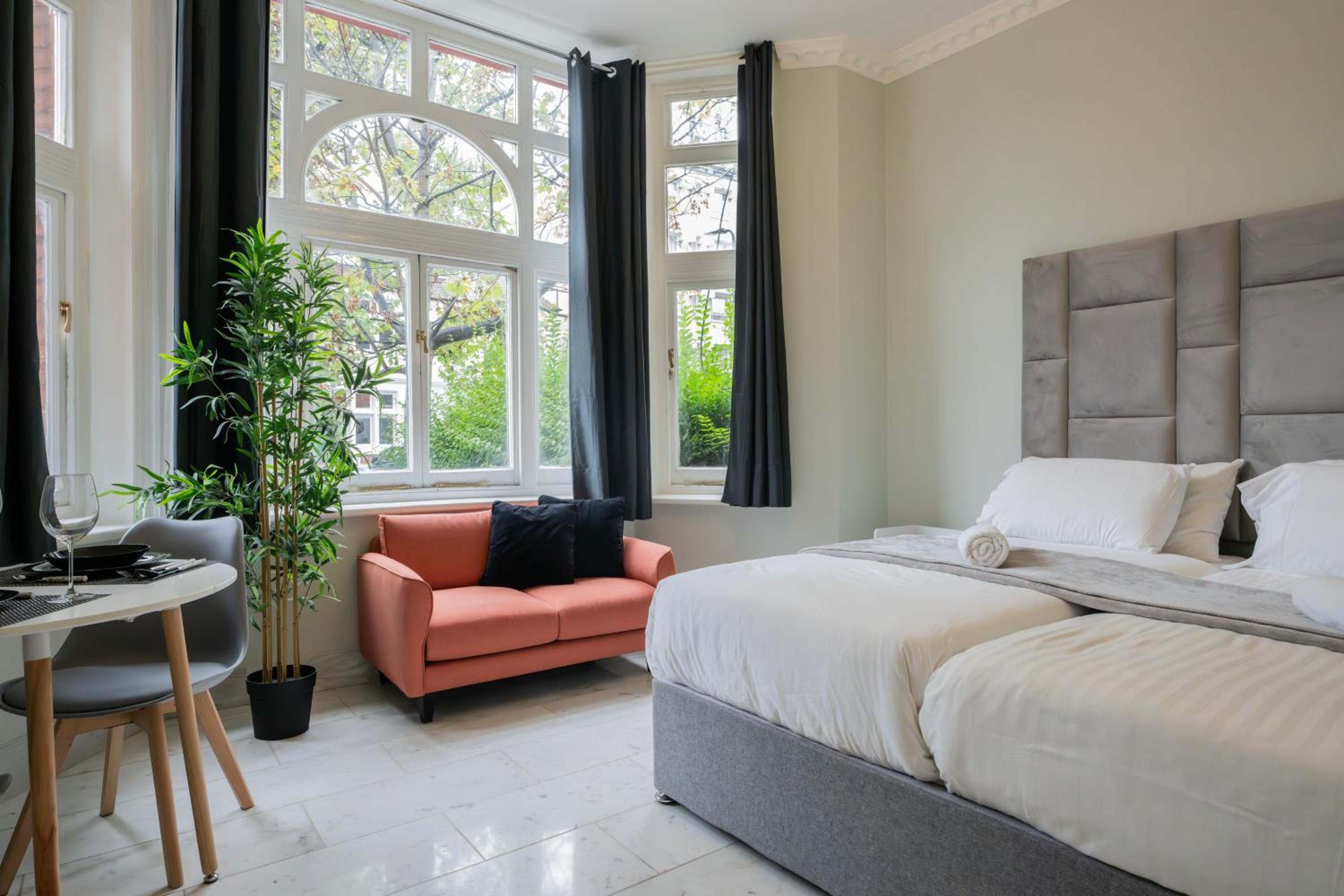 Finchley Road Studios & Apartments by PrimeCityHosts