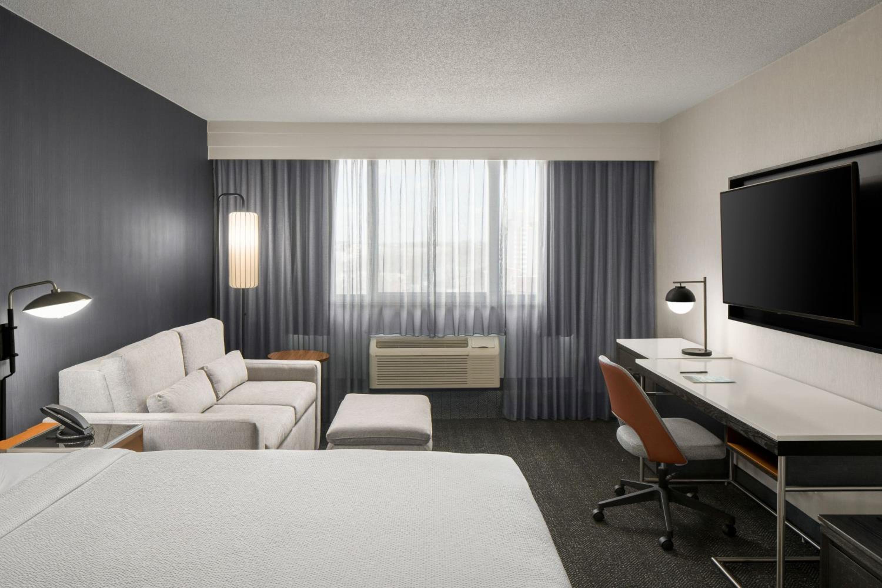 New Haven Vacations - Courtyard New Haven at Yale - Property Image 43