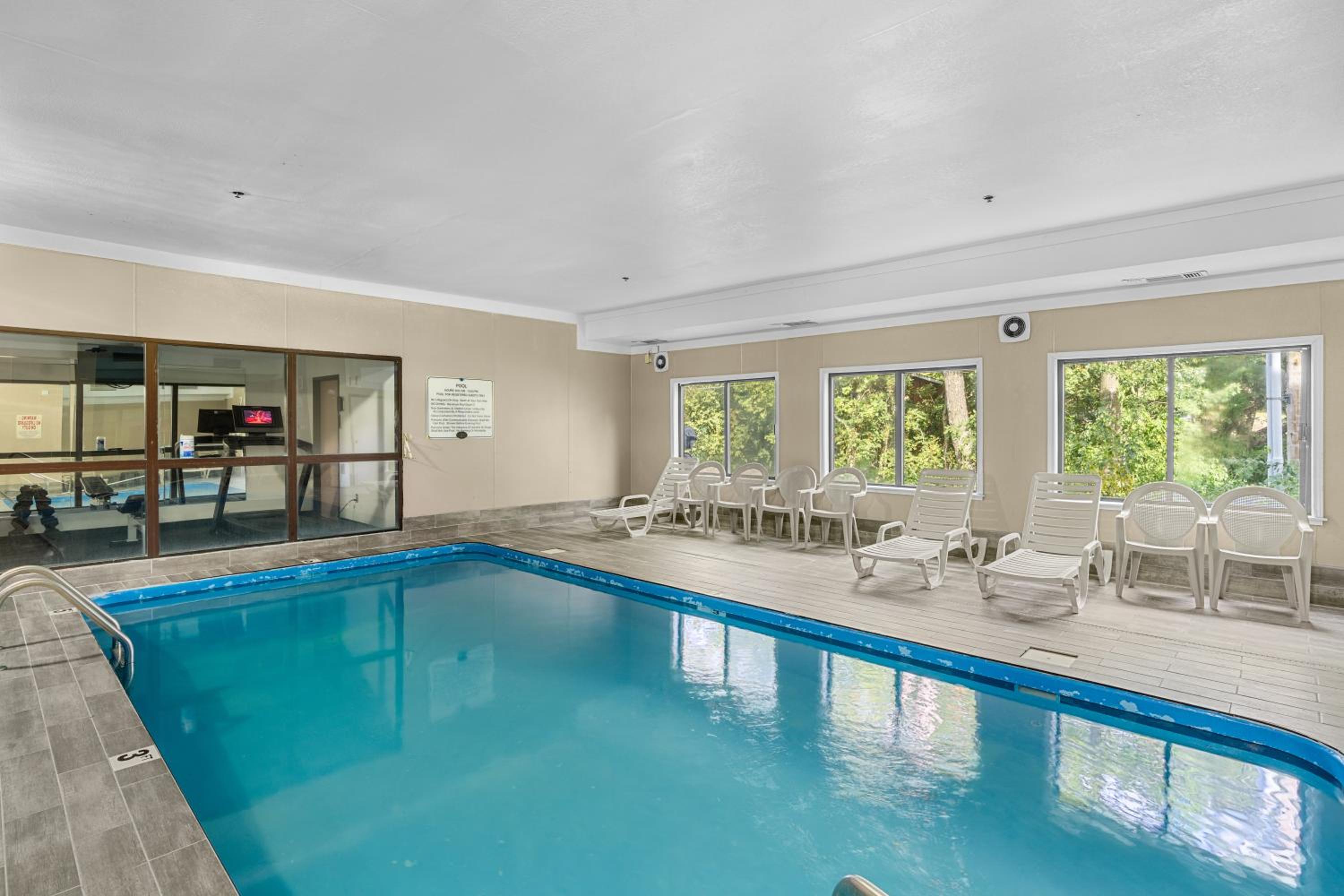 Lawrence Vacations - Baymont by Wyndham Lawrence - Property Image 1