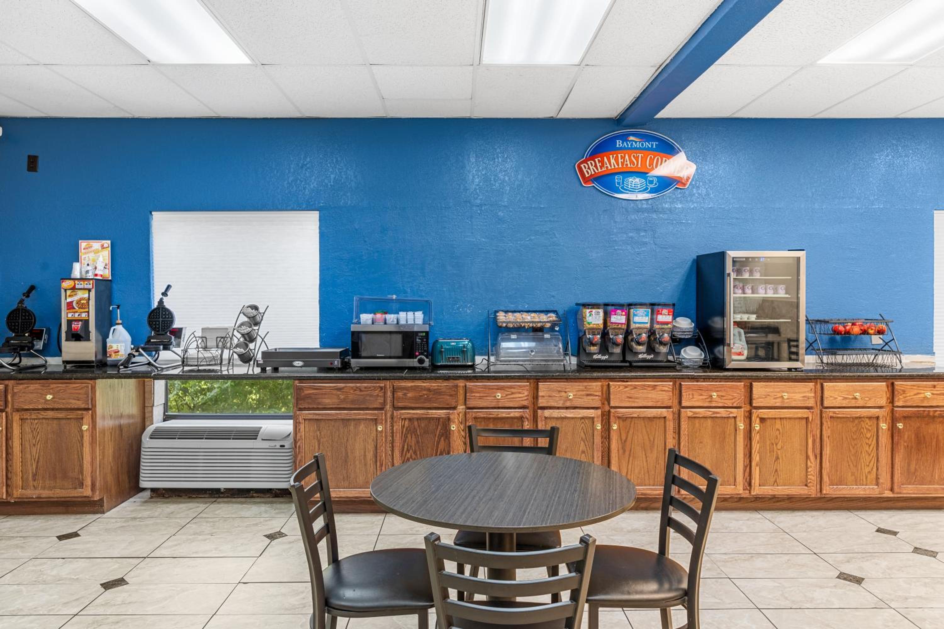 Lawrence Vacations - Baymont by Wyndham Lawrence - Property Image 8