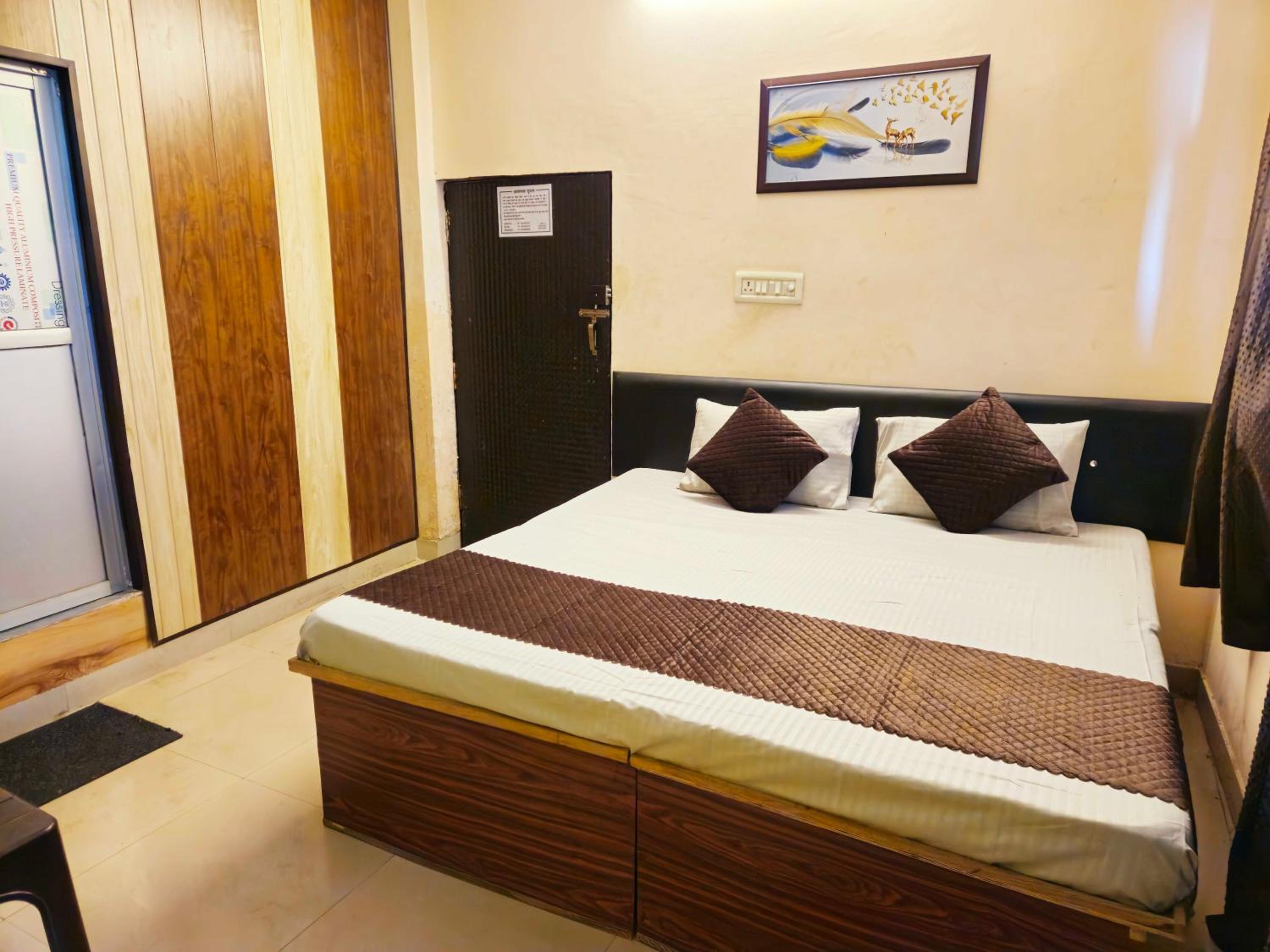 Hotel O Home Pari Mahal Homestay