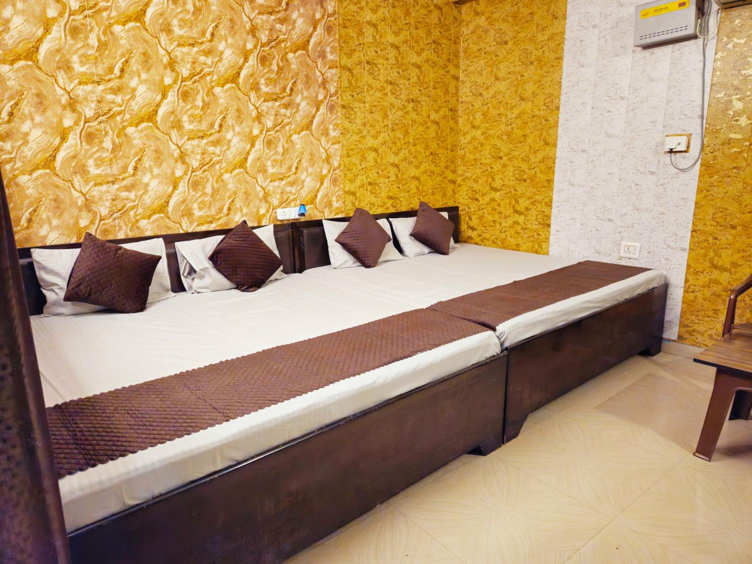 Hotel O Home Pari Mahal Homestay