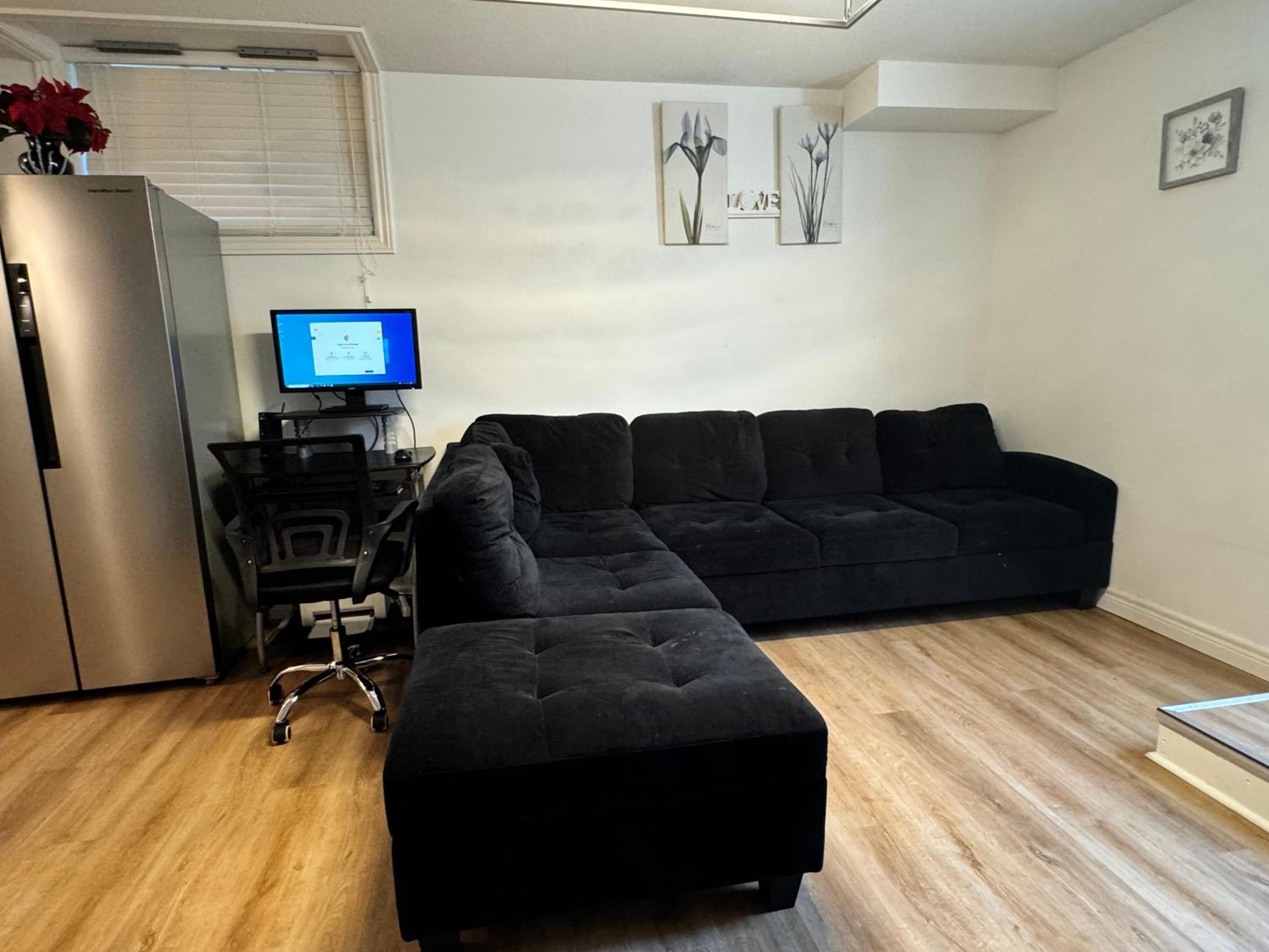 Cozy Haven 2 bedroom Basement apartment with Treated water