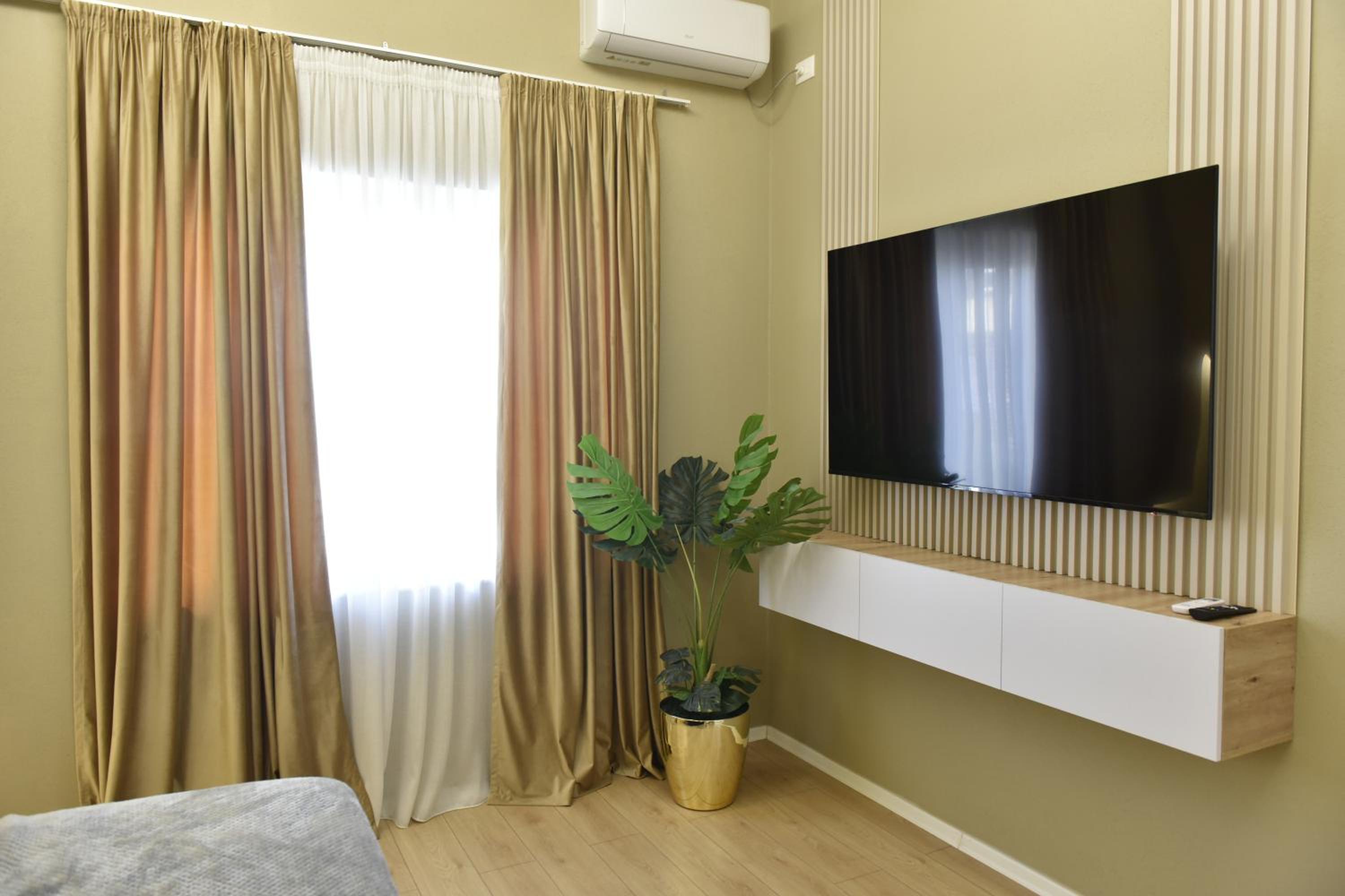 City Center Rooms and Apartments