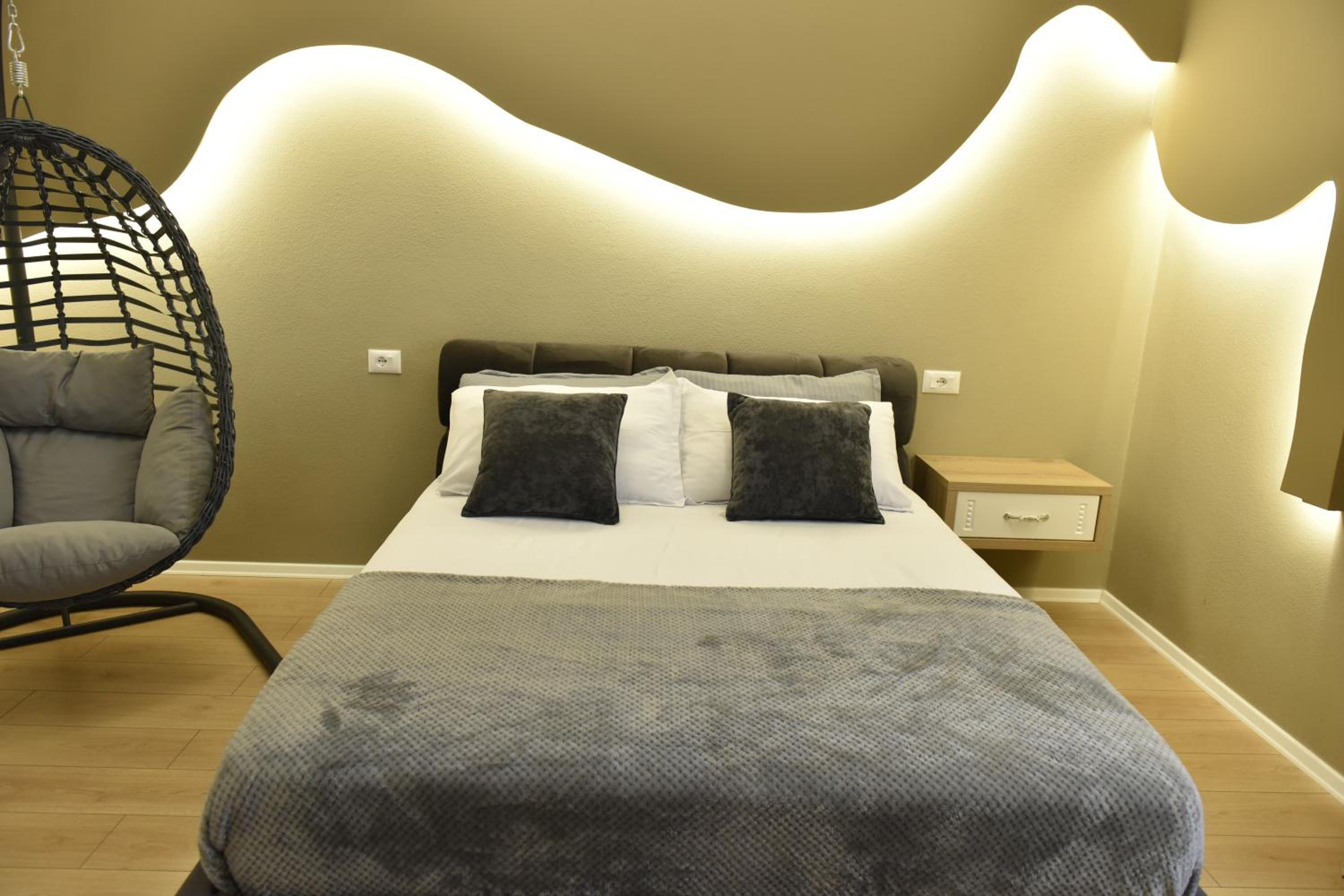 City Center Rooms and Apartments