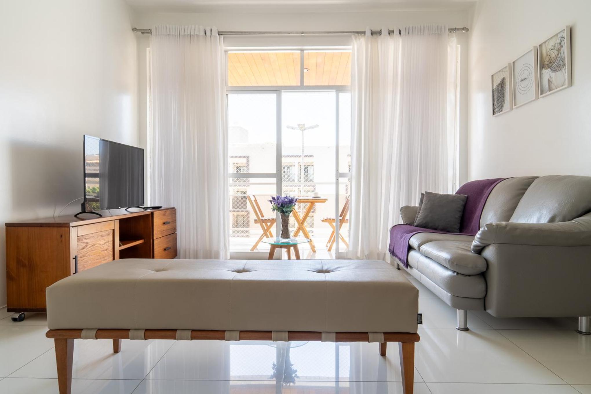 200m da PRAIA DO FORTE com VISTA, GARAGEM, VARANDAS e Wi-Fi 250 MEGAS