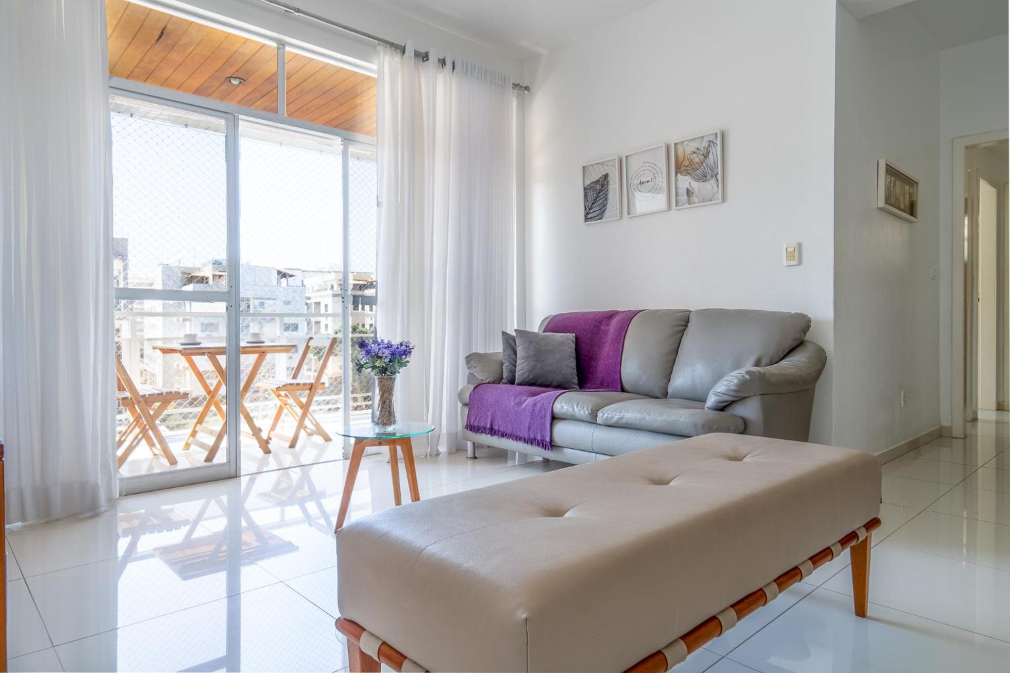 200m da PRAIA DO FORTE com VISTA, GARAGEM, VARANDAS e Wi-Fi 250 MEGAS
