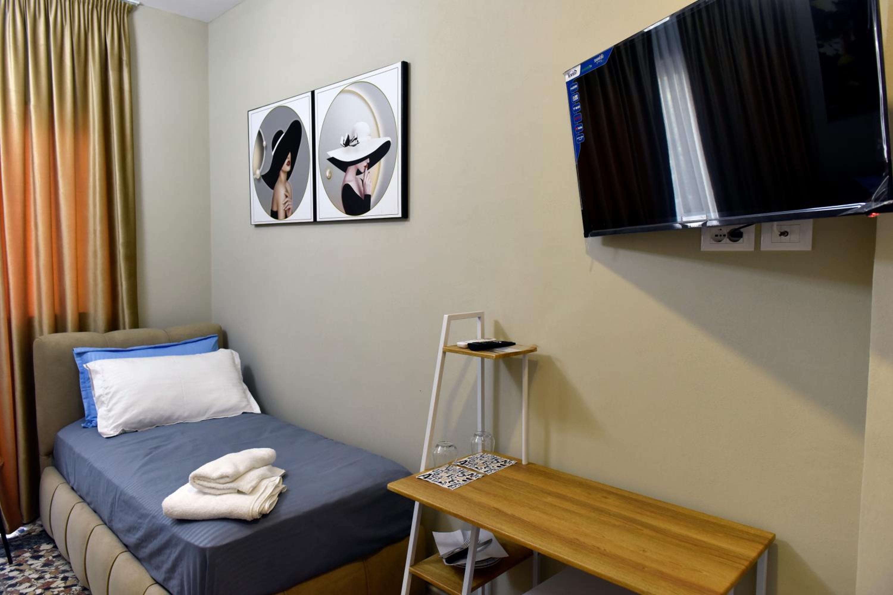 City Center Rooms and Apartments