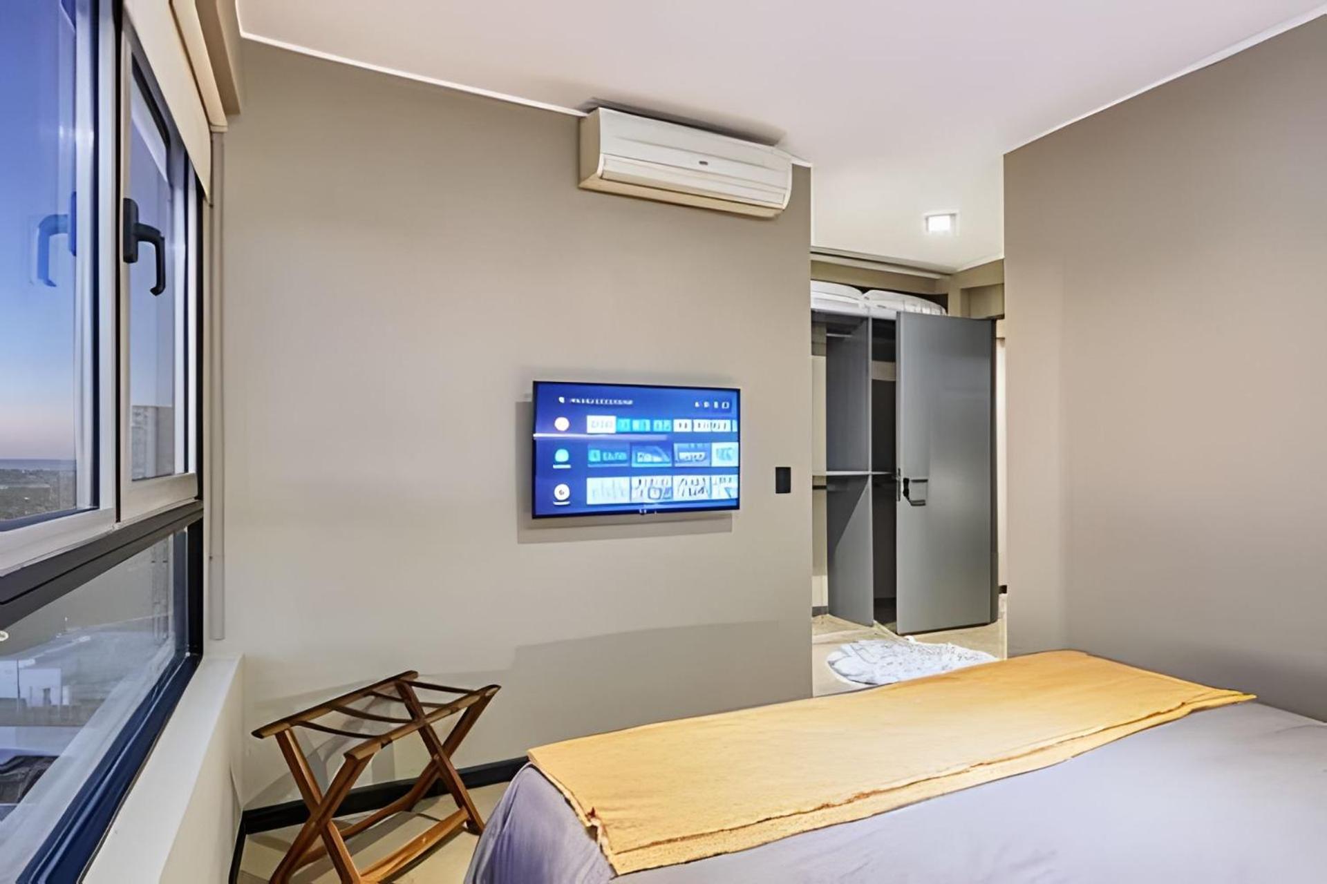 2 Suites Great Views, Pool, Gym in Best Location!