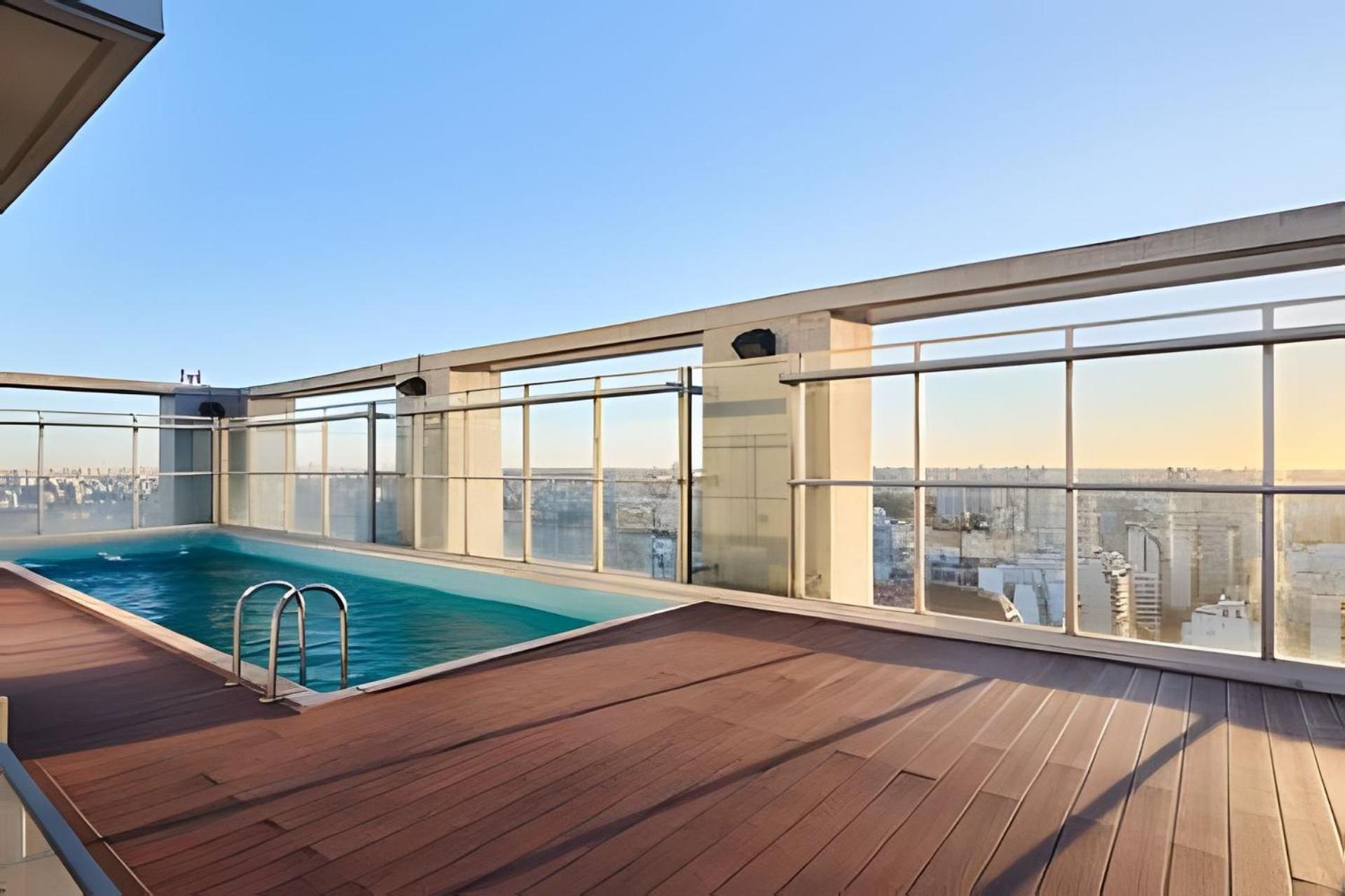 2 Suites Great Views, Pool, Gym in Best Location!
